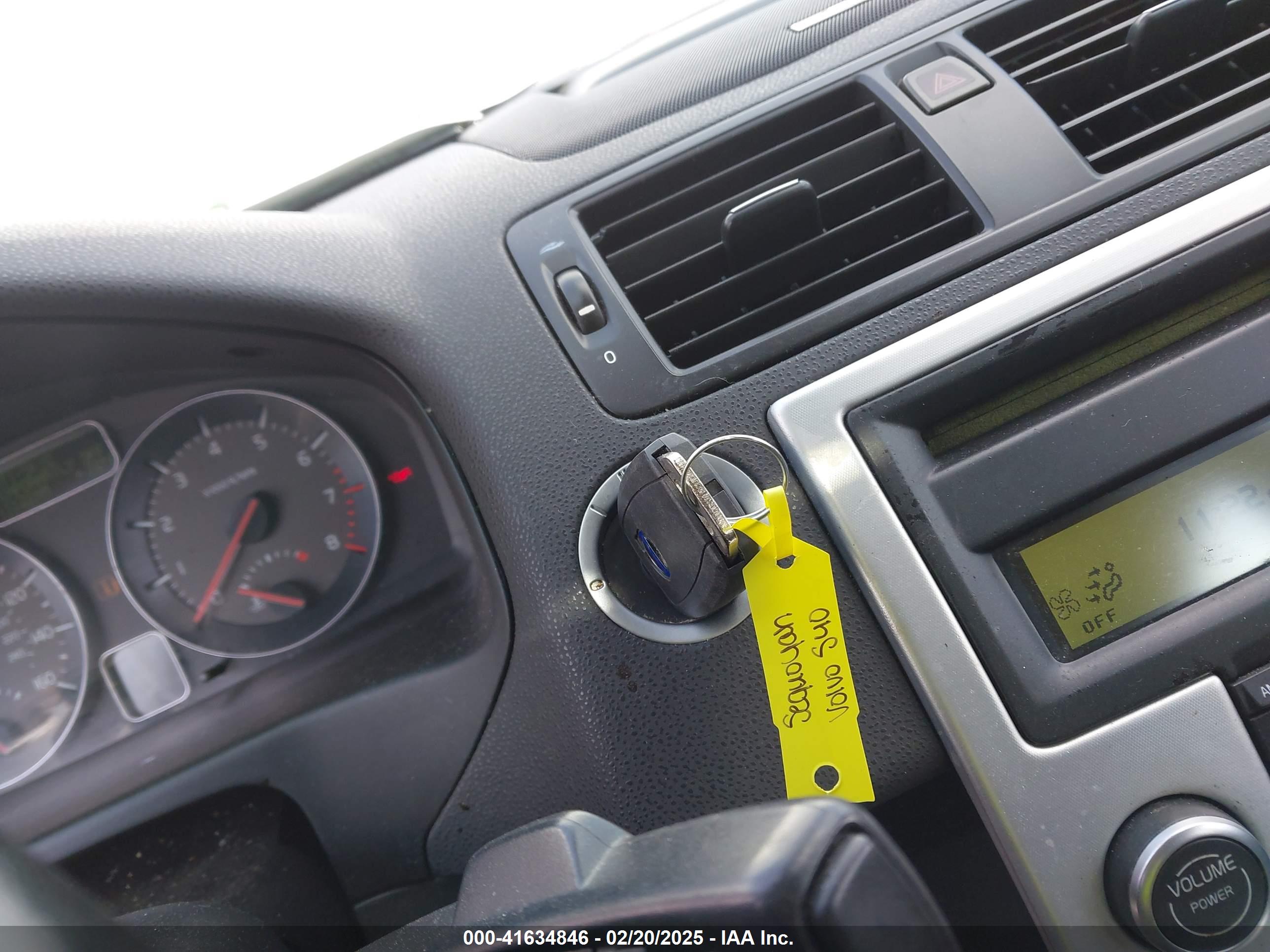 VOLVO S40 image 11