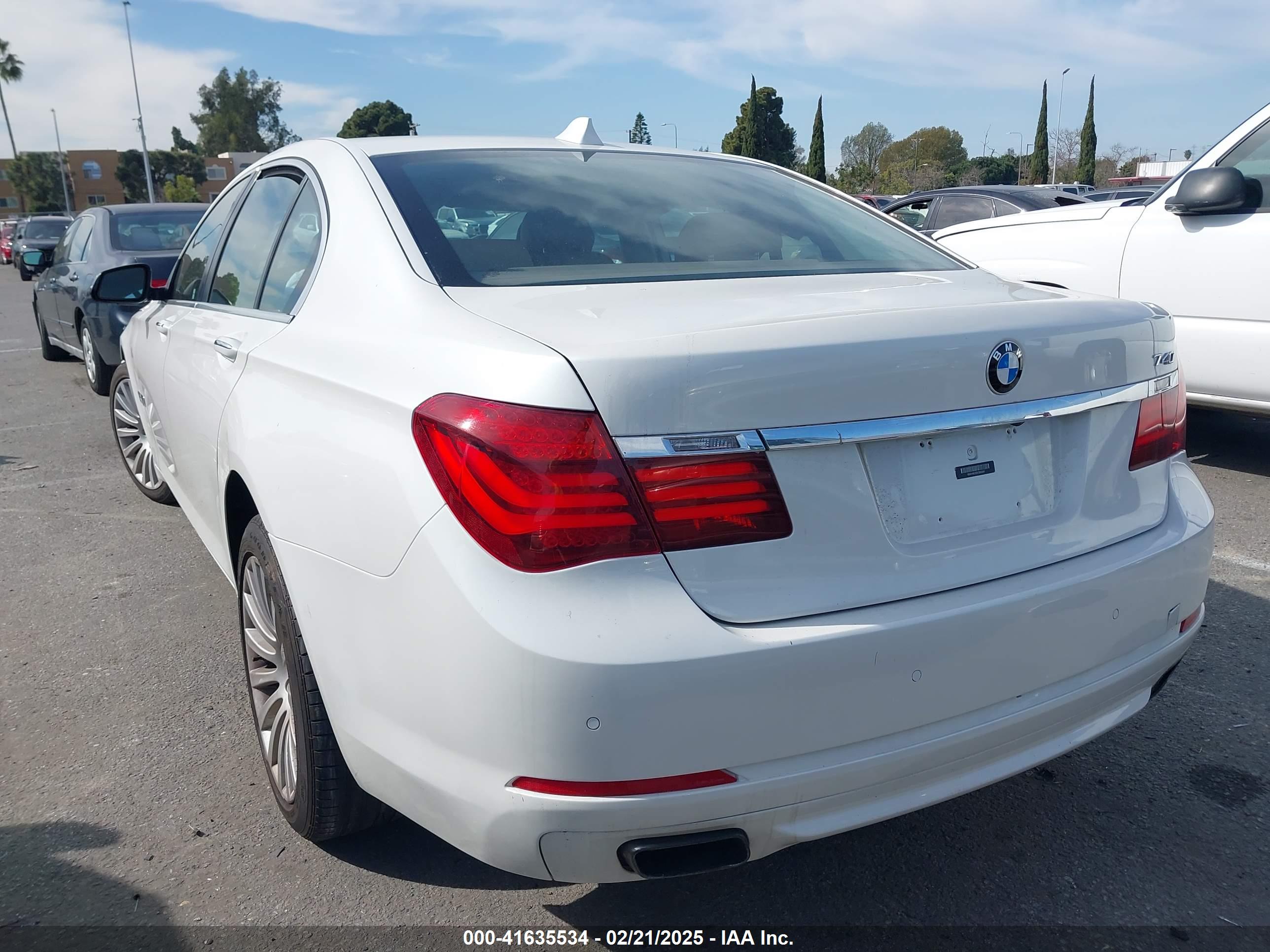 BMW 740I image 3