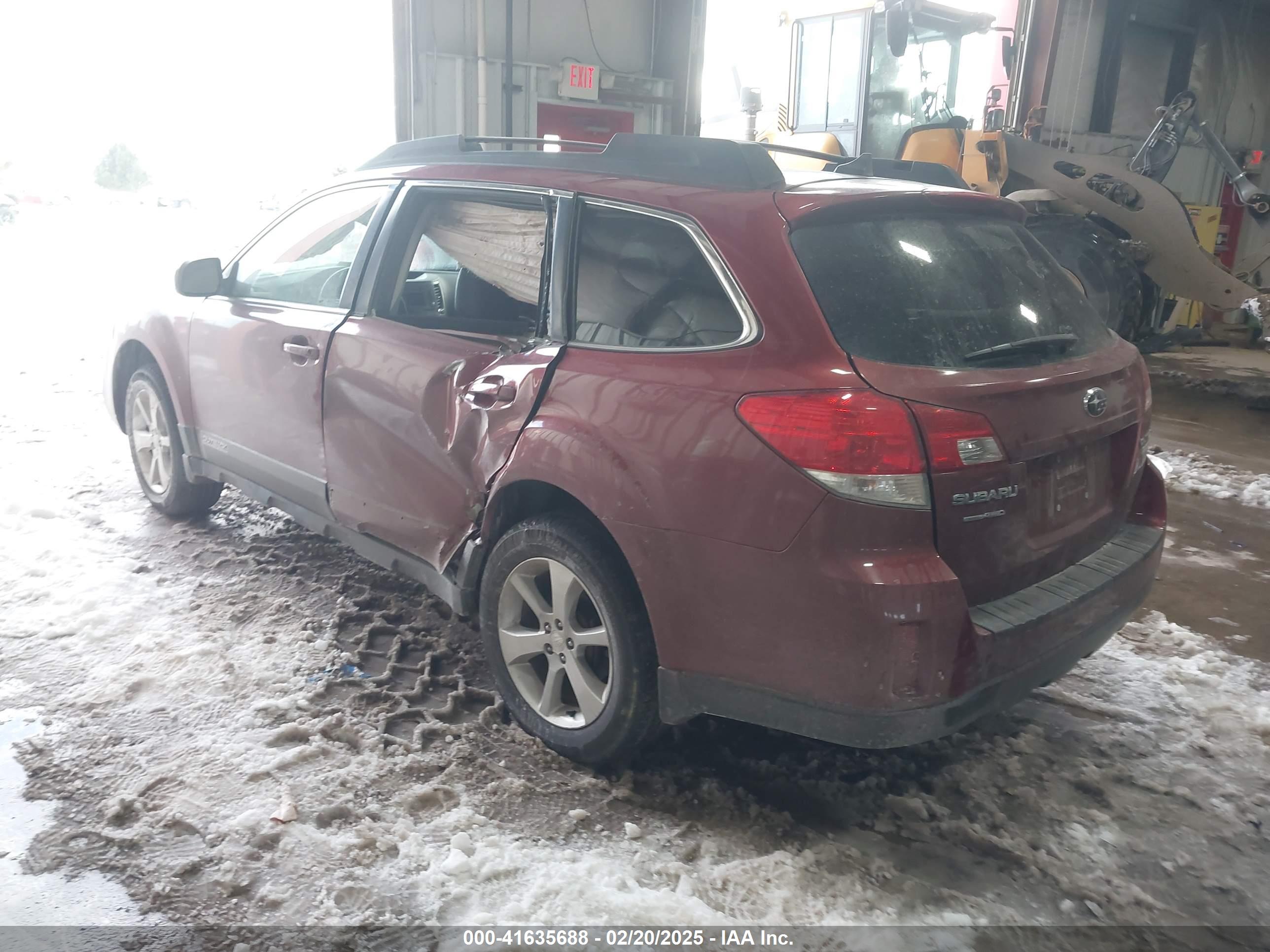 SUBARU OUTBACK image 3