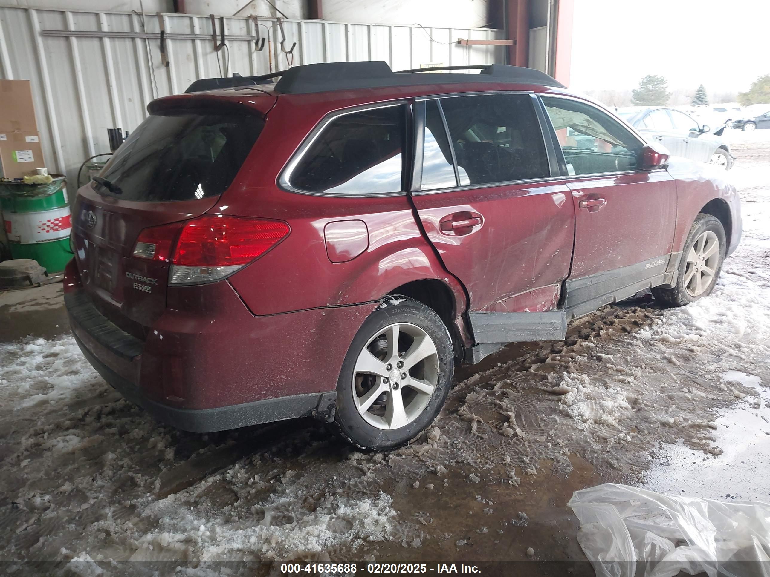 SUBARU OUTBACK image 4