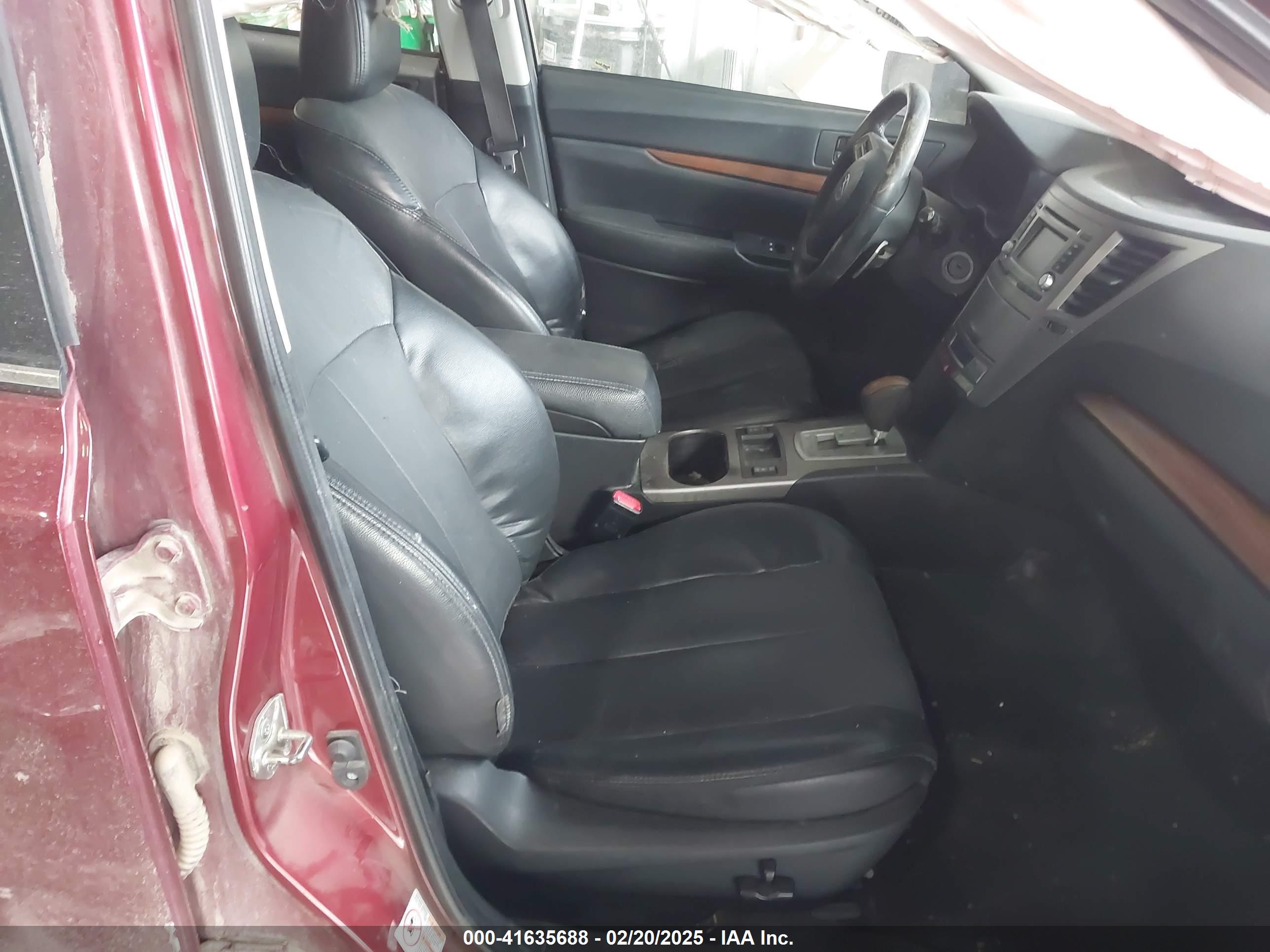 SUBARU OUTBACK image 5