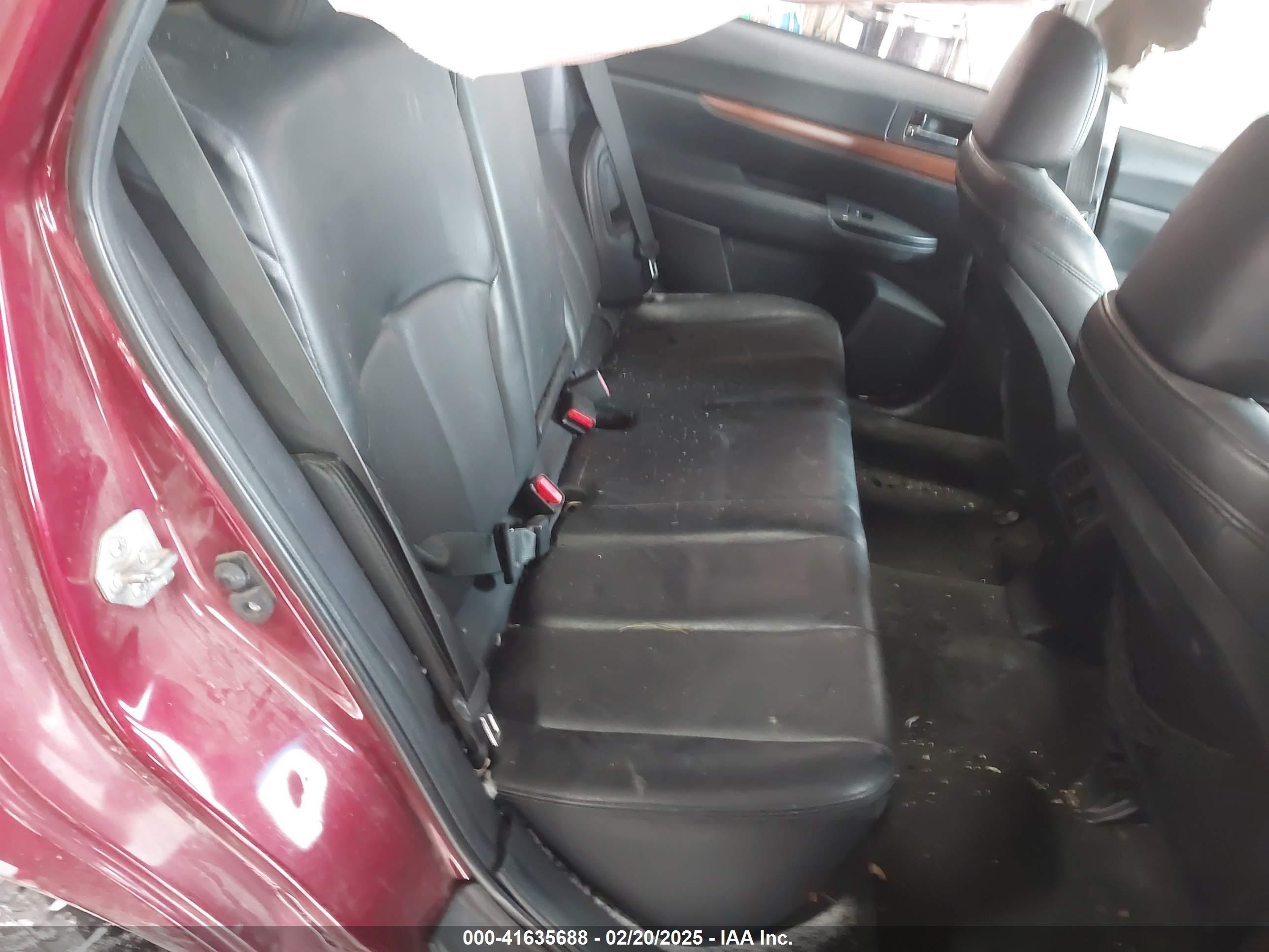 SUBARU OUTBACK image 8