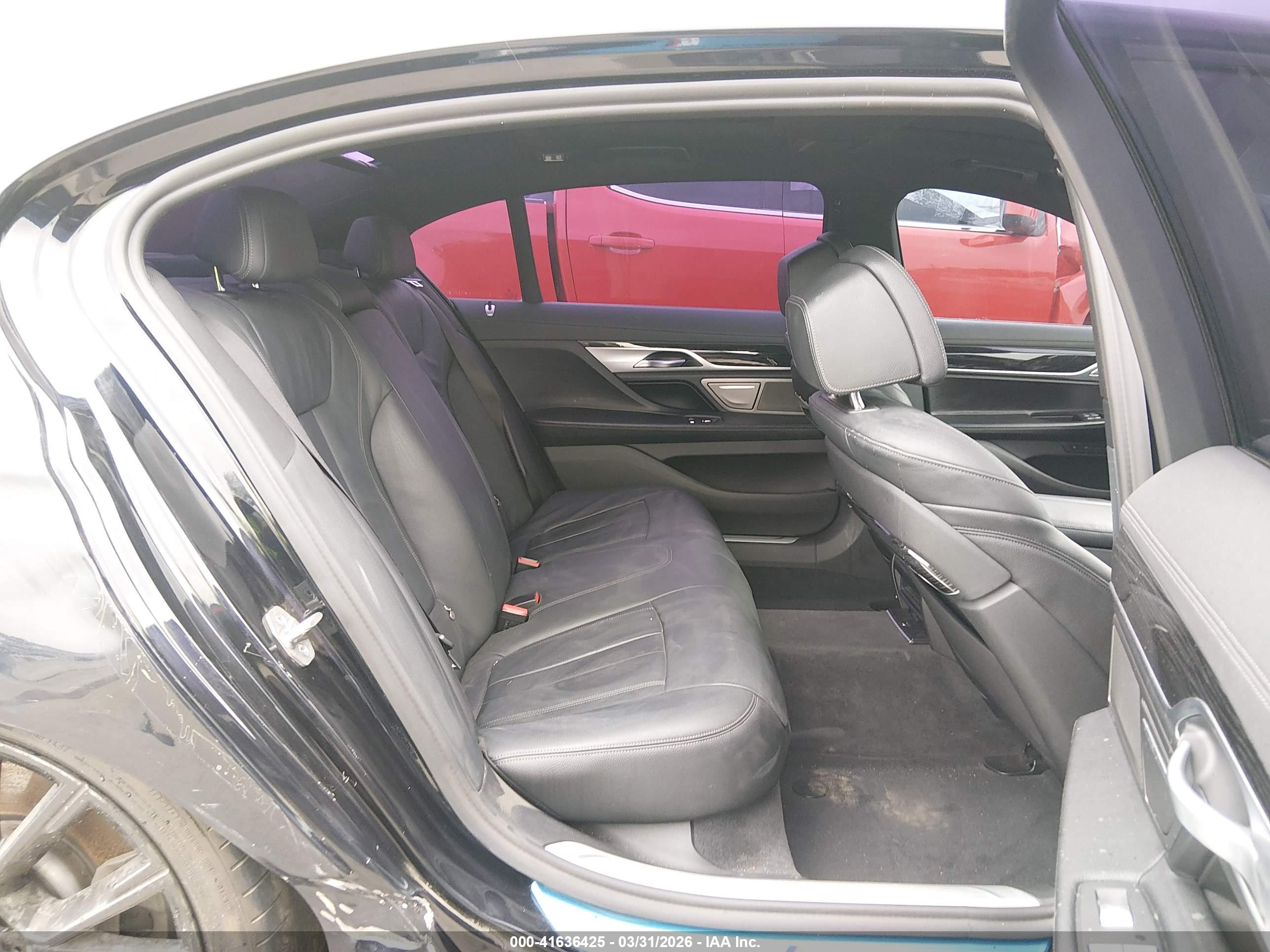 BMW 740 image 8