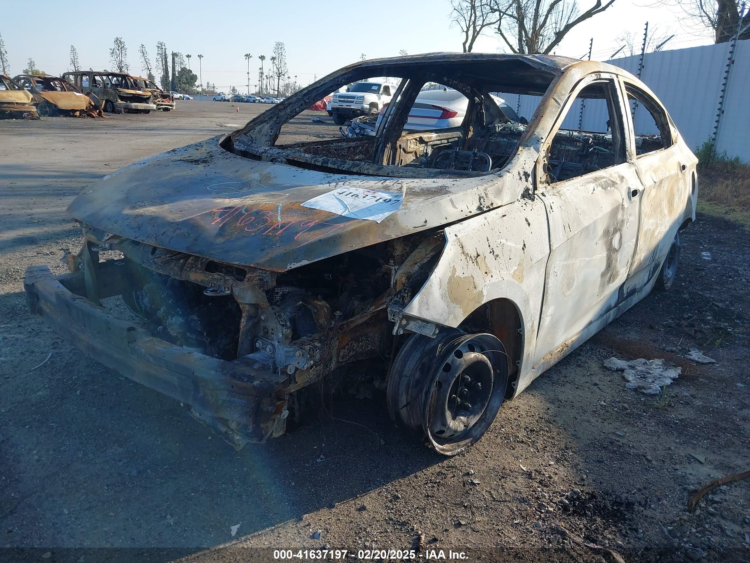HYUNDAI ACCENT image 6