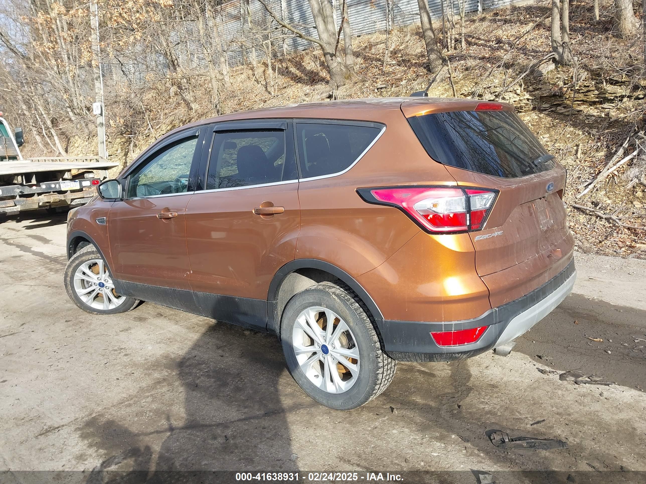 FORD ESCAPE image 3