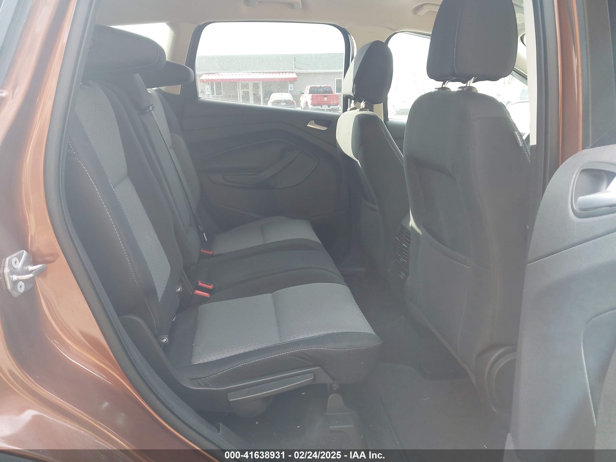FORD ESCAPE image 8
