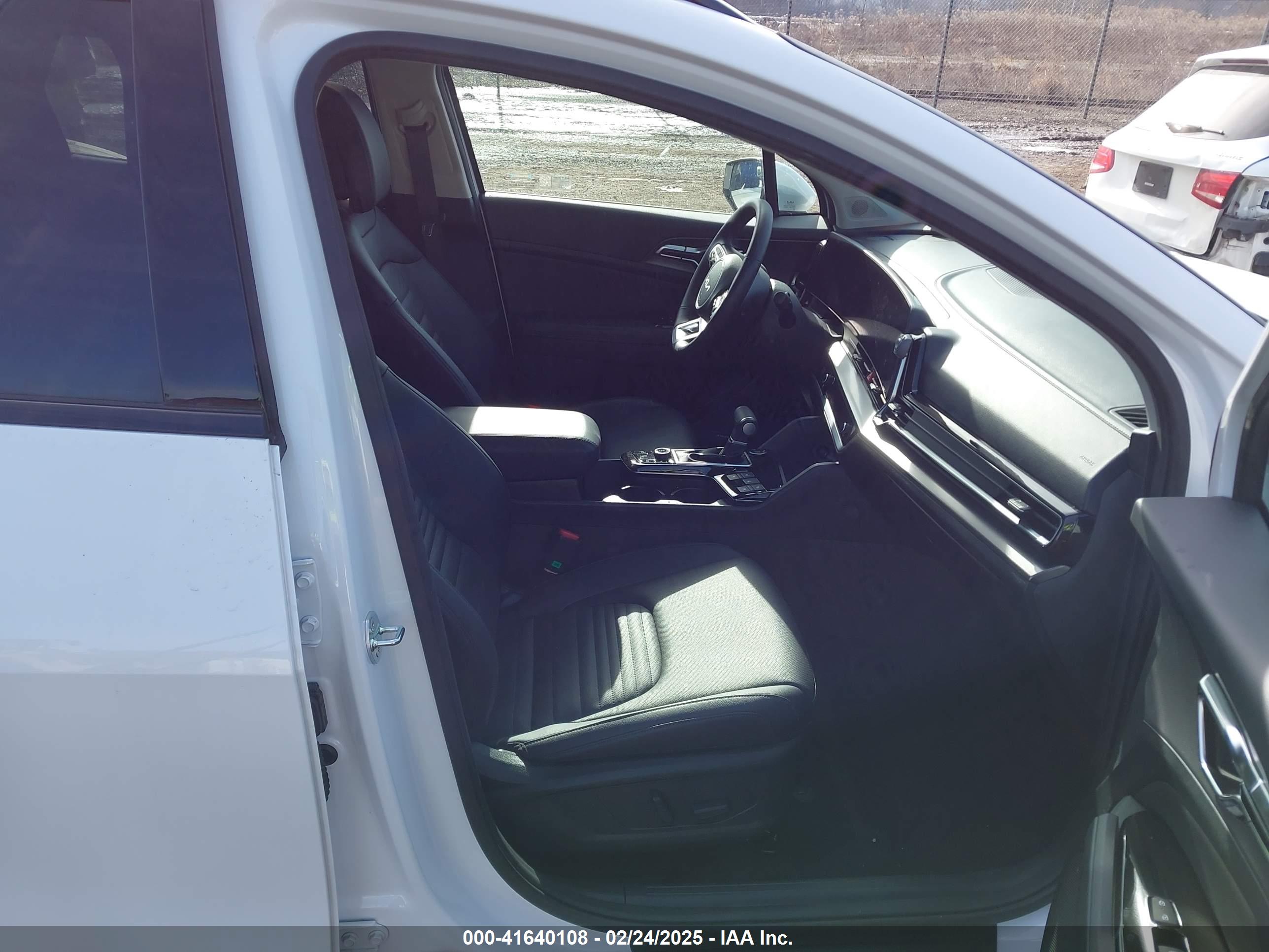 KIA SPORTAGE image 5