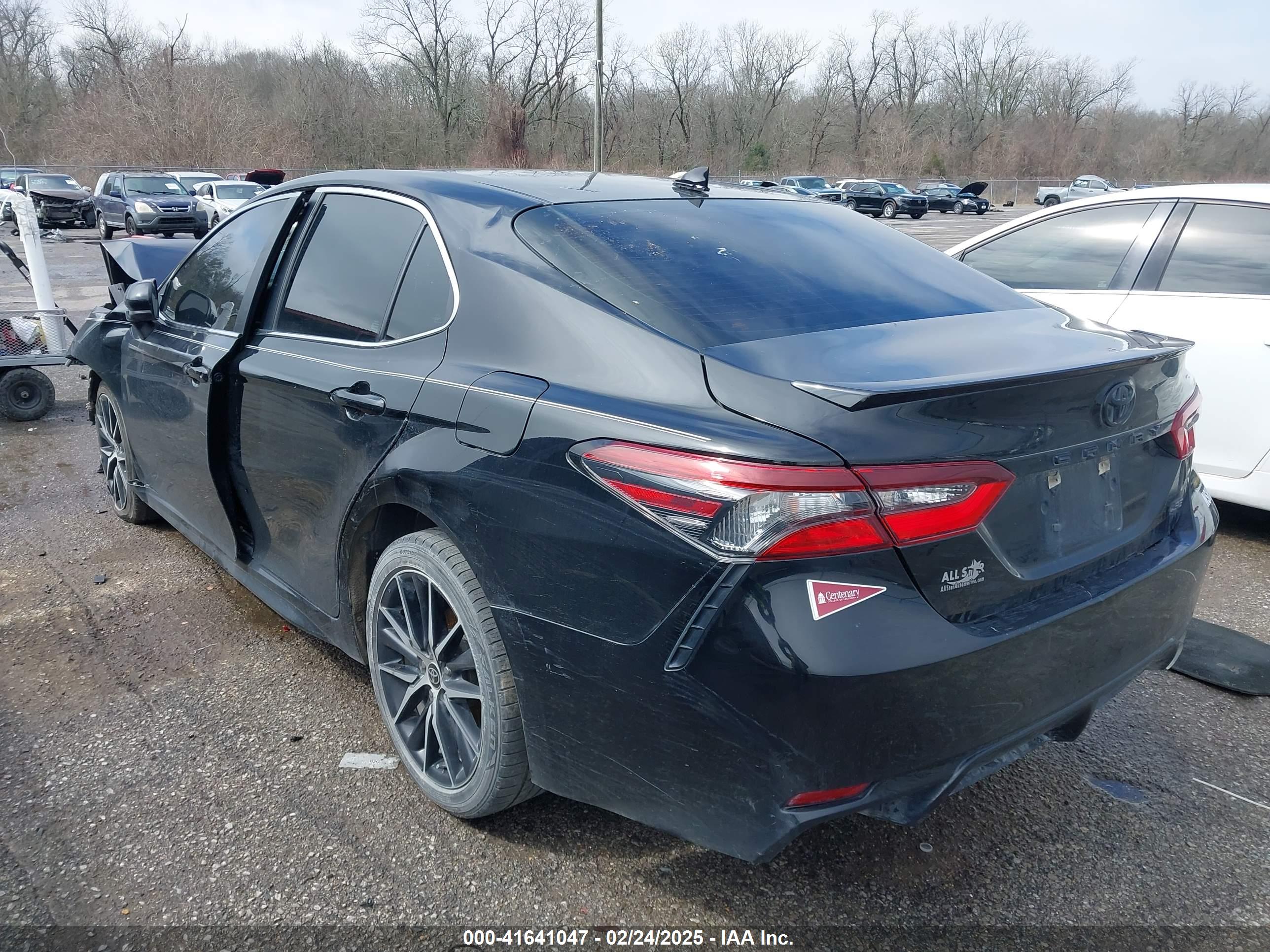 TOYOTA CAMRY image 3