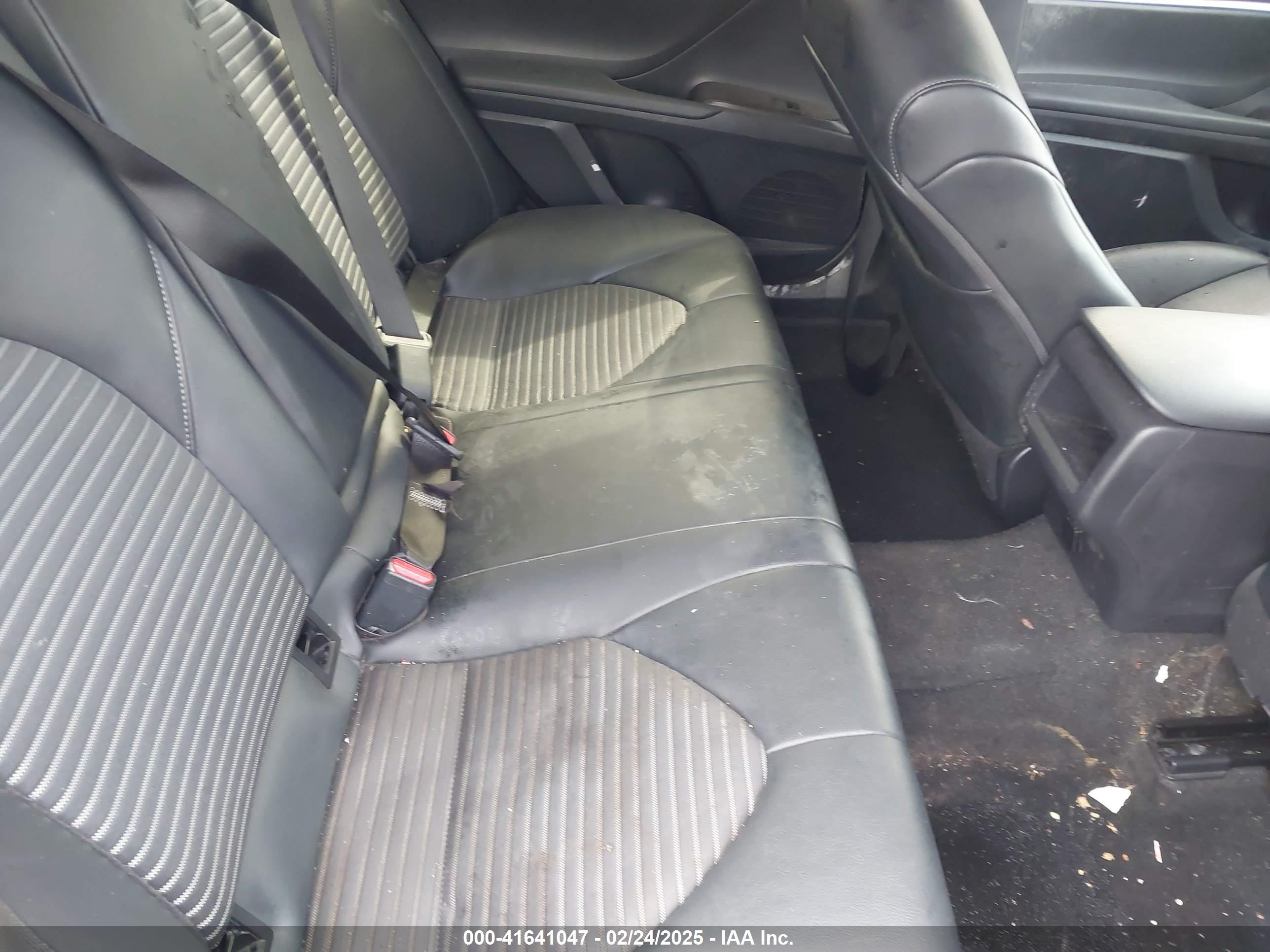 TOYOTA CAMRY image 8