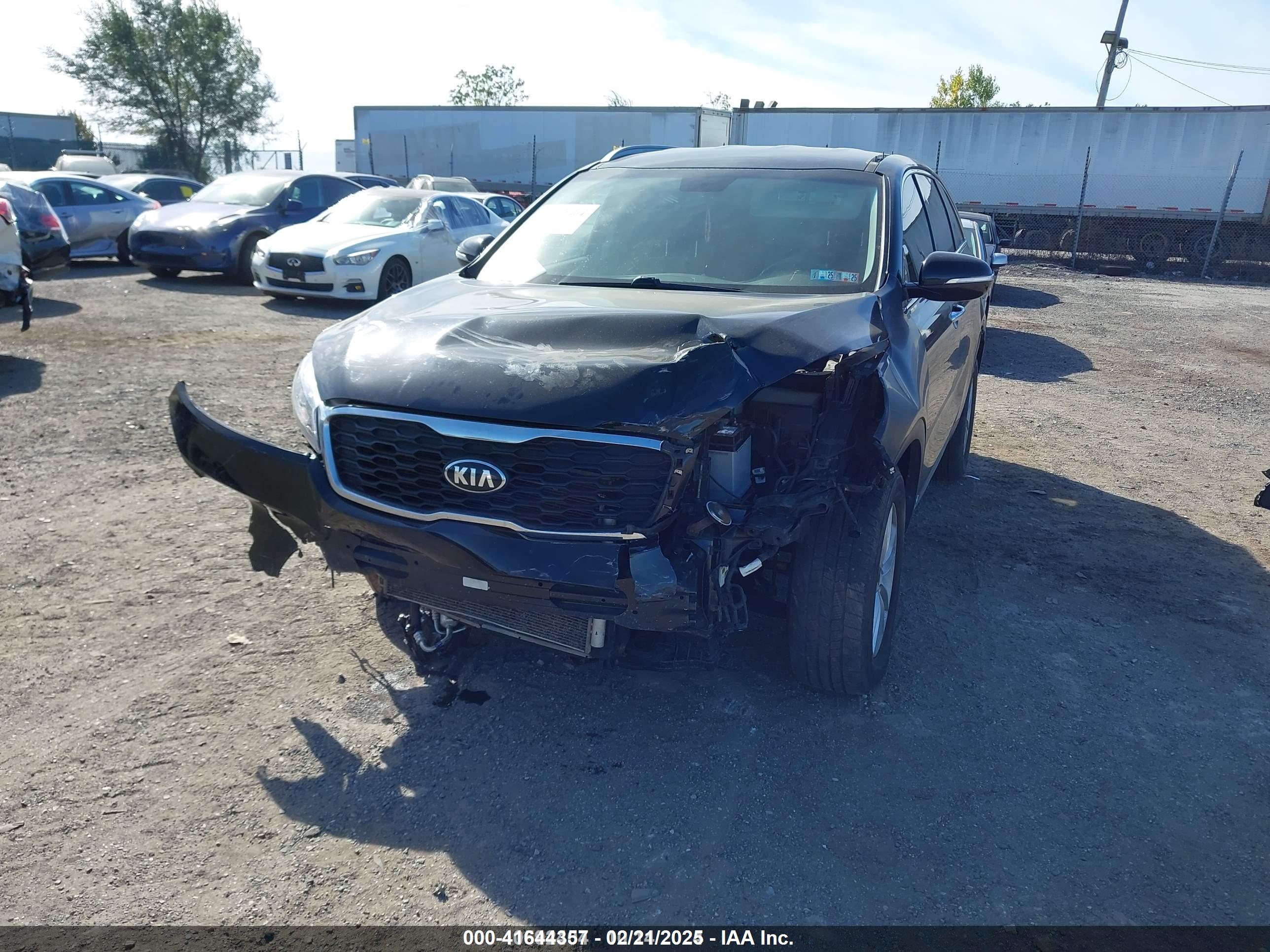 KIA SORENTO image 6