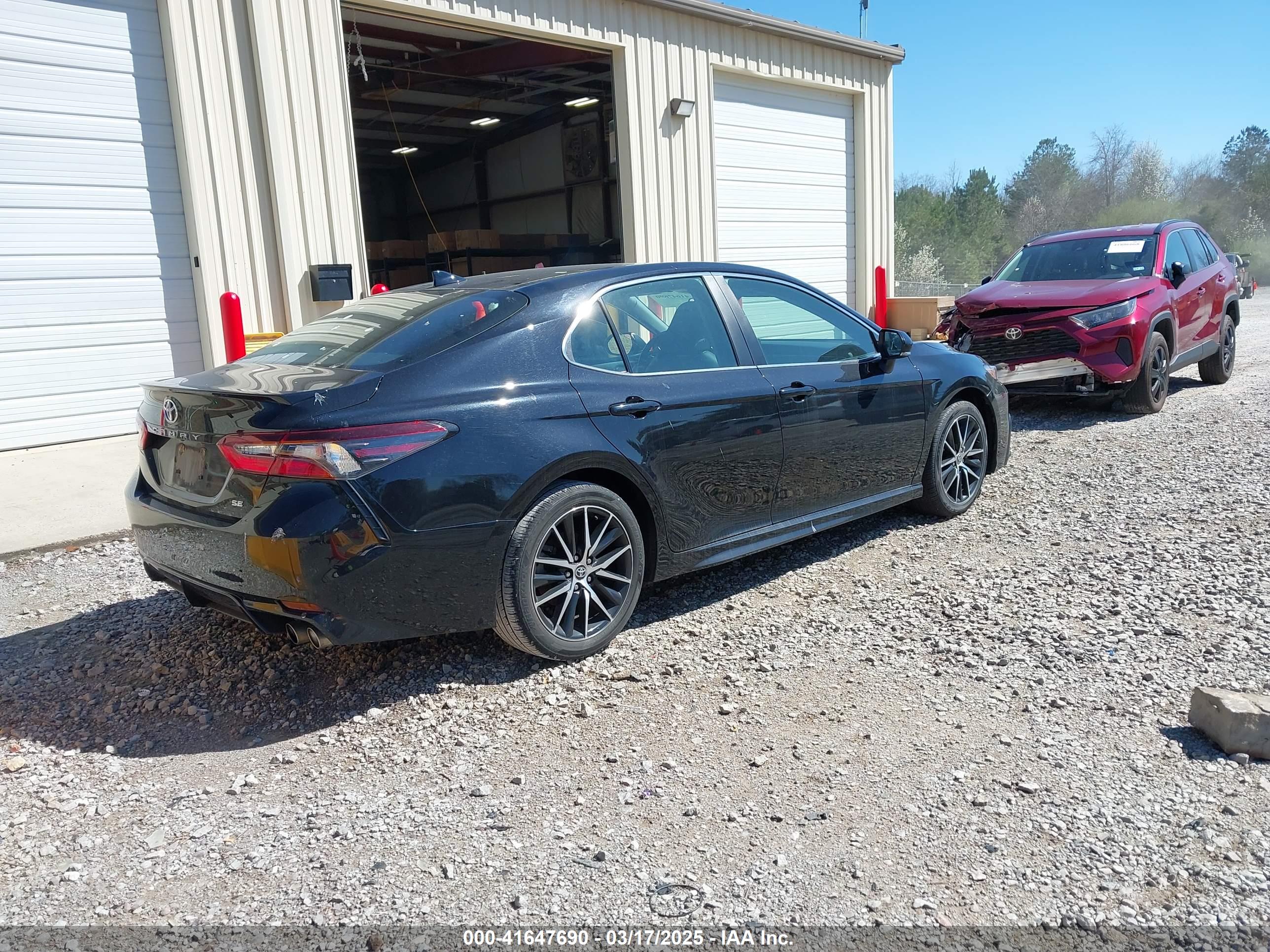 TOYOTA CAMRY image 4