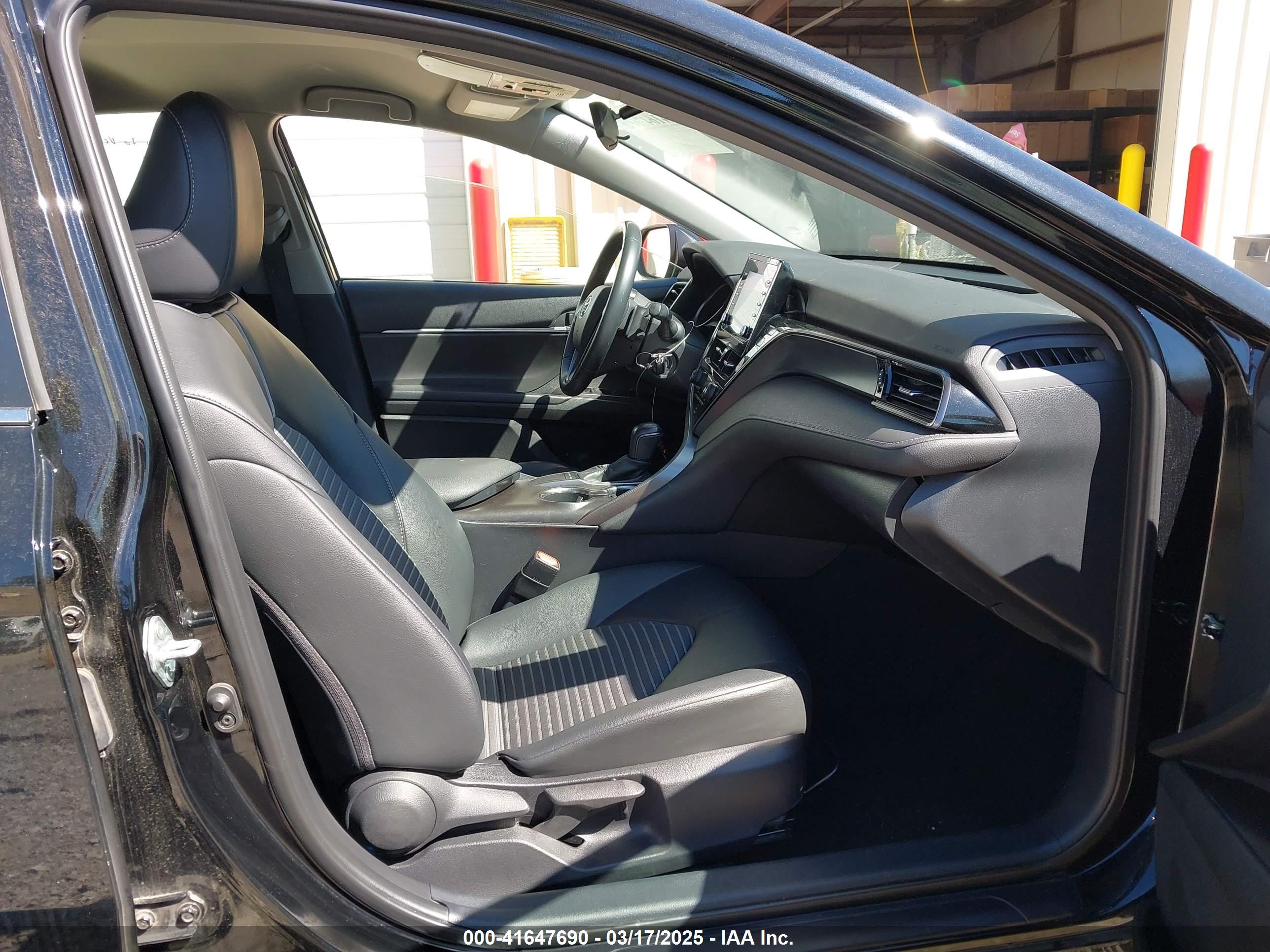 TOYOTA CAMRY image 5