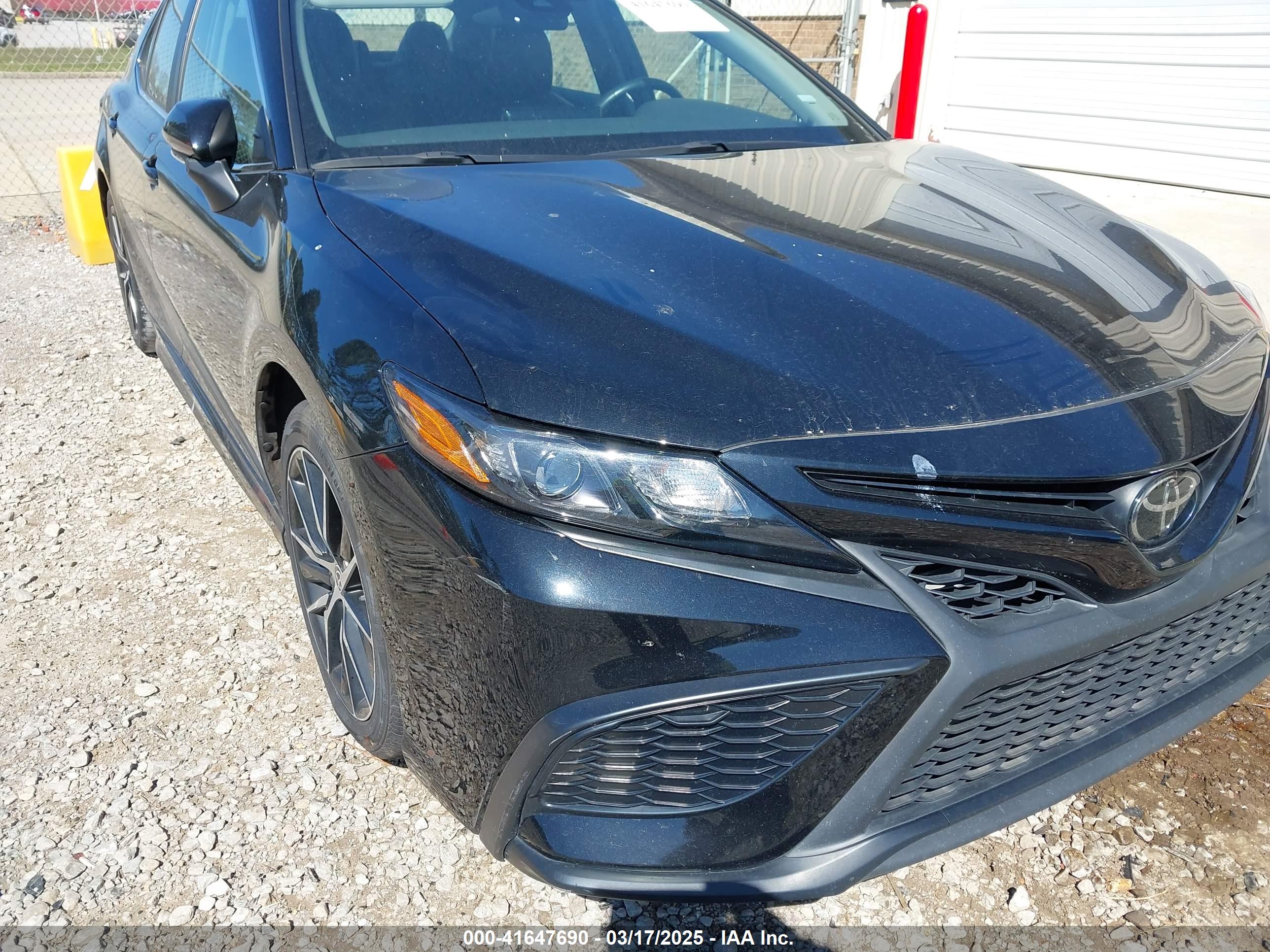TOYOTA CAMRY image 6