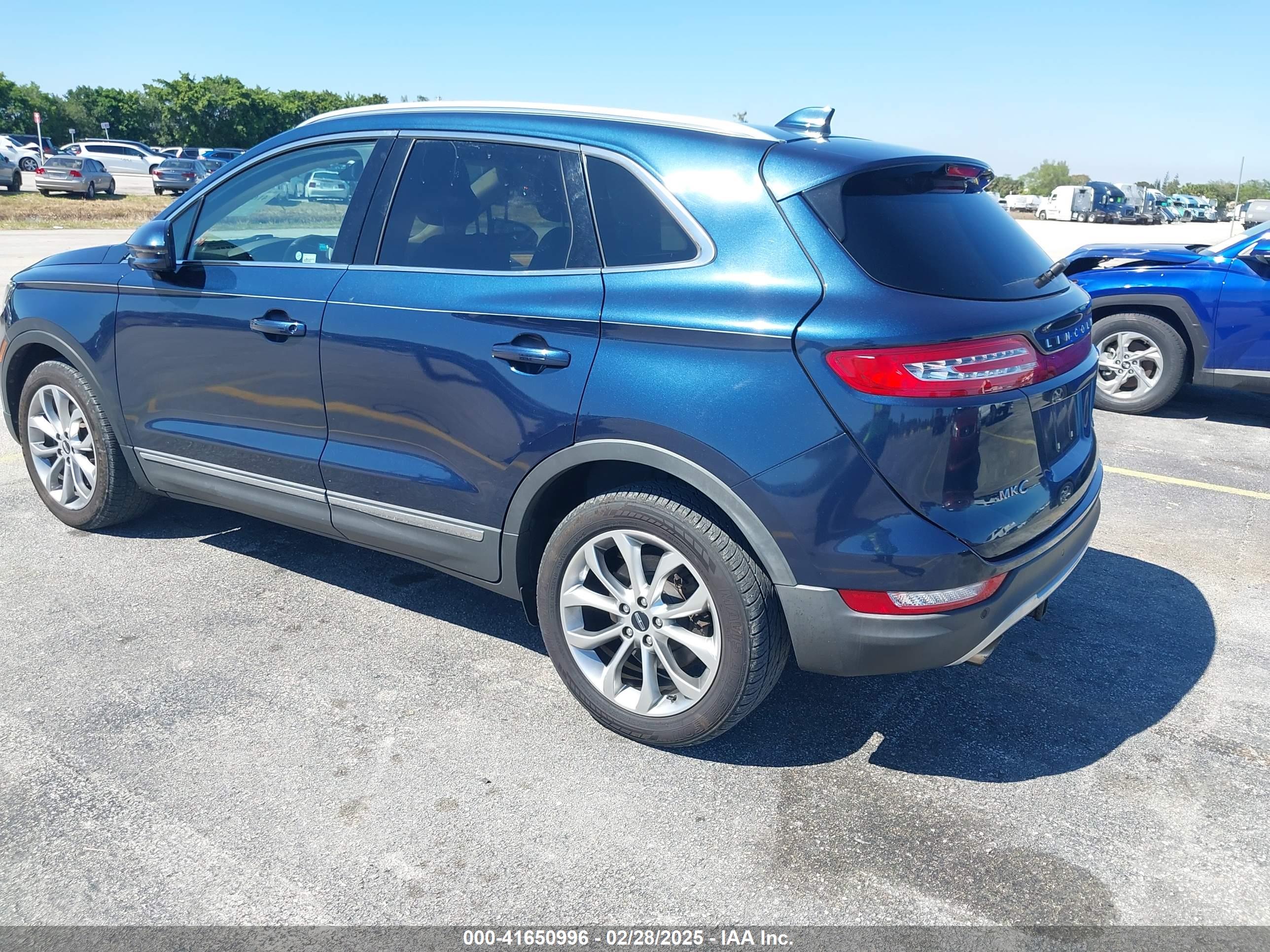LINCOLN MKC image 3