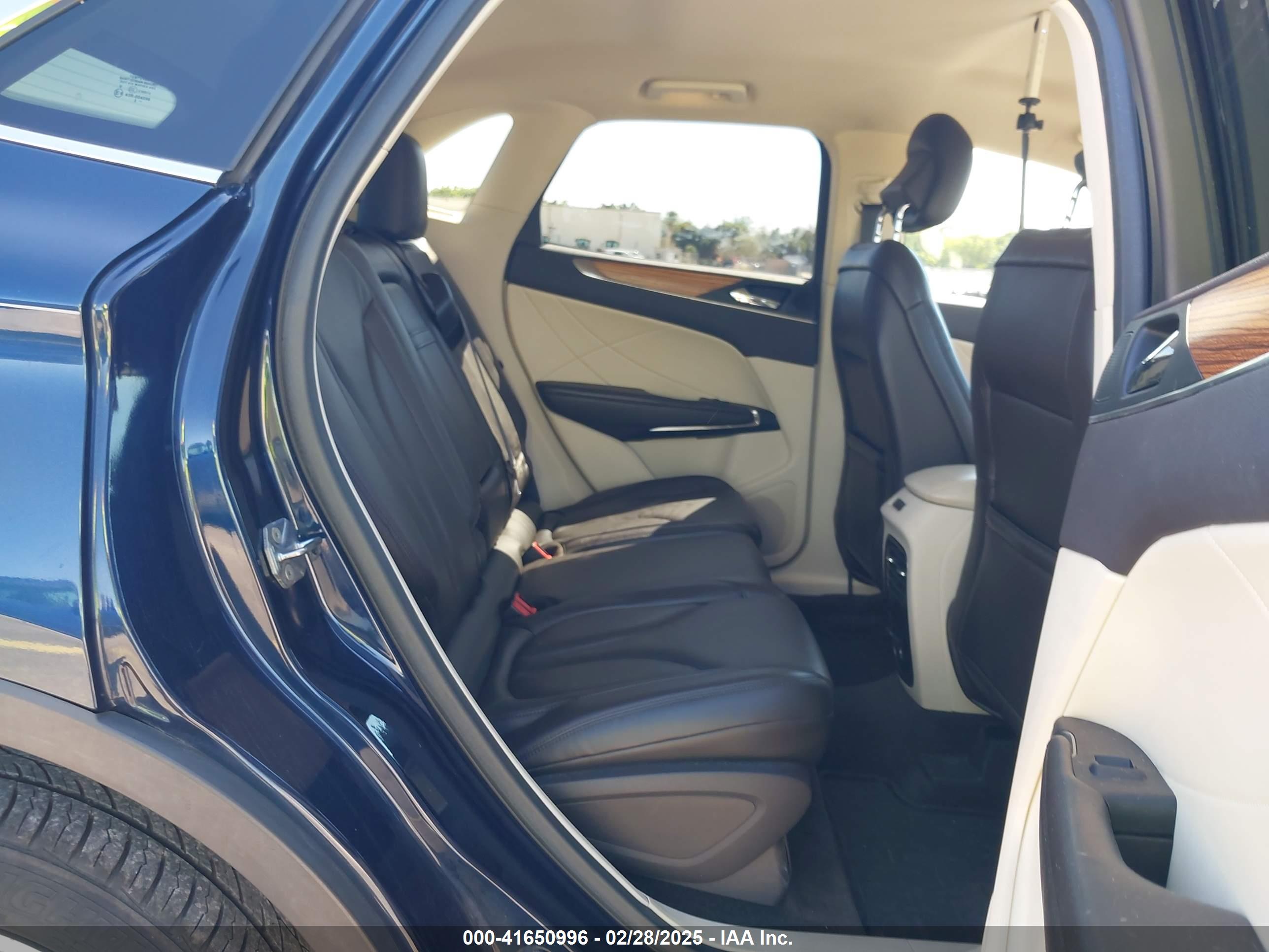 LINCOLN MKC image 8
