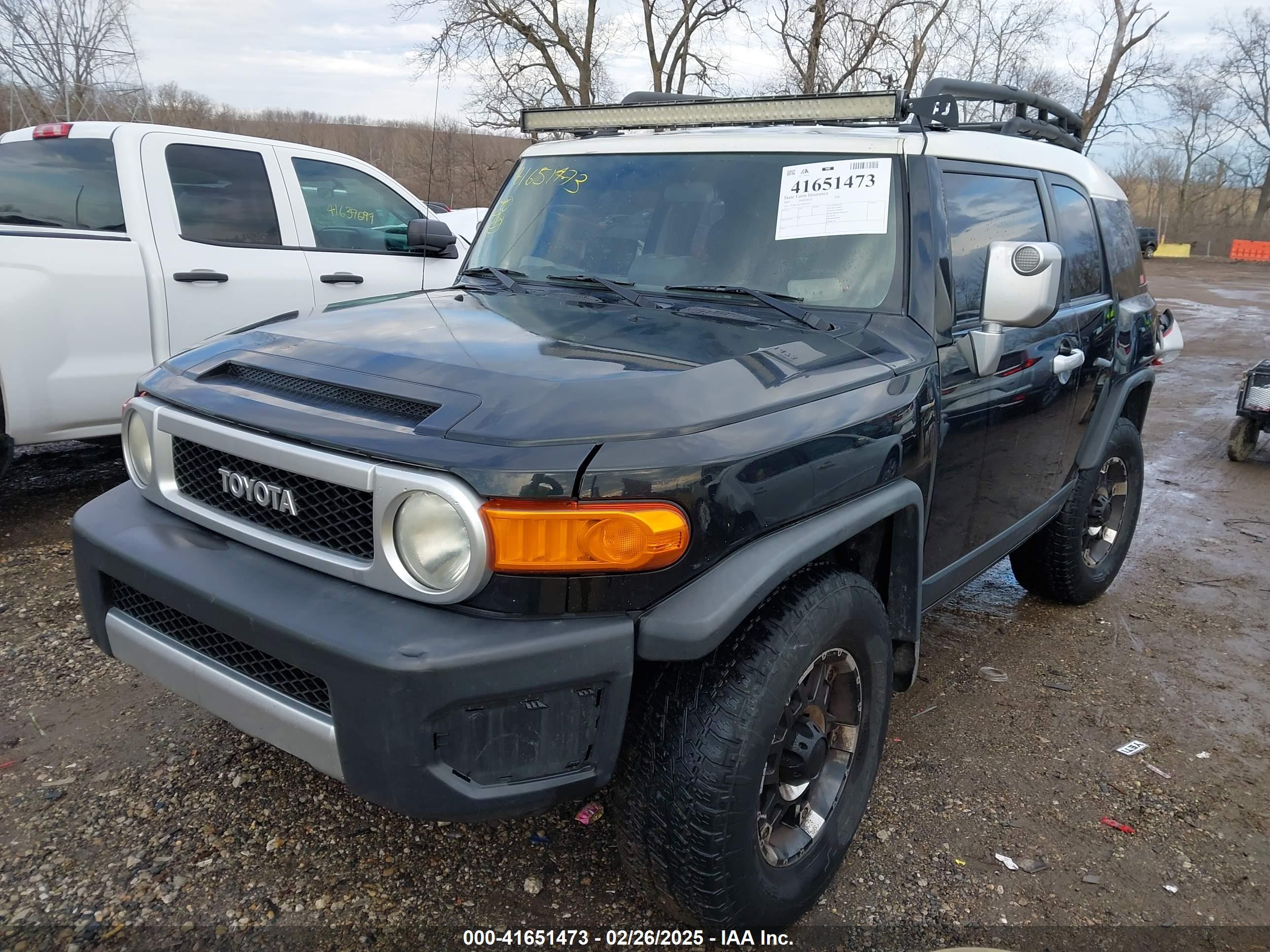 TOYOTA FJ image 2