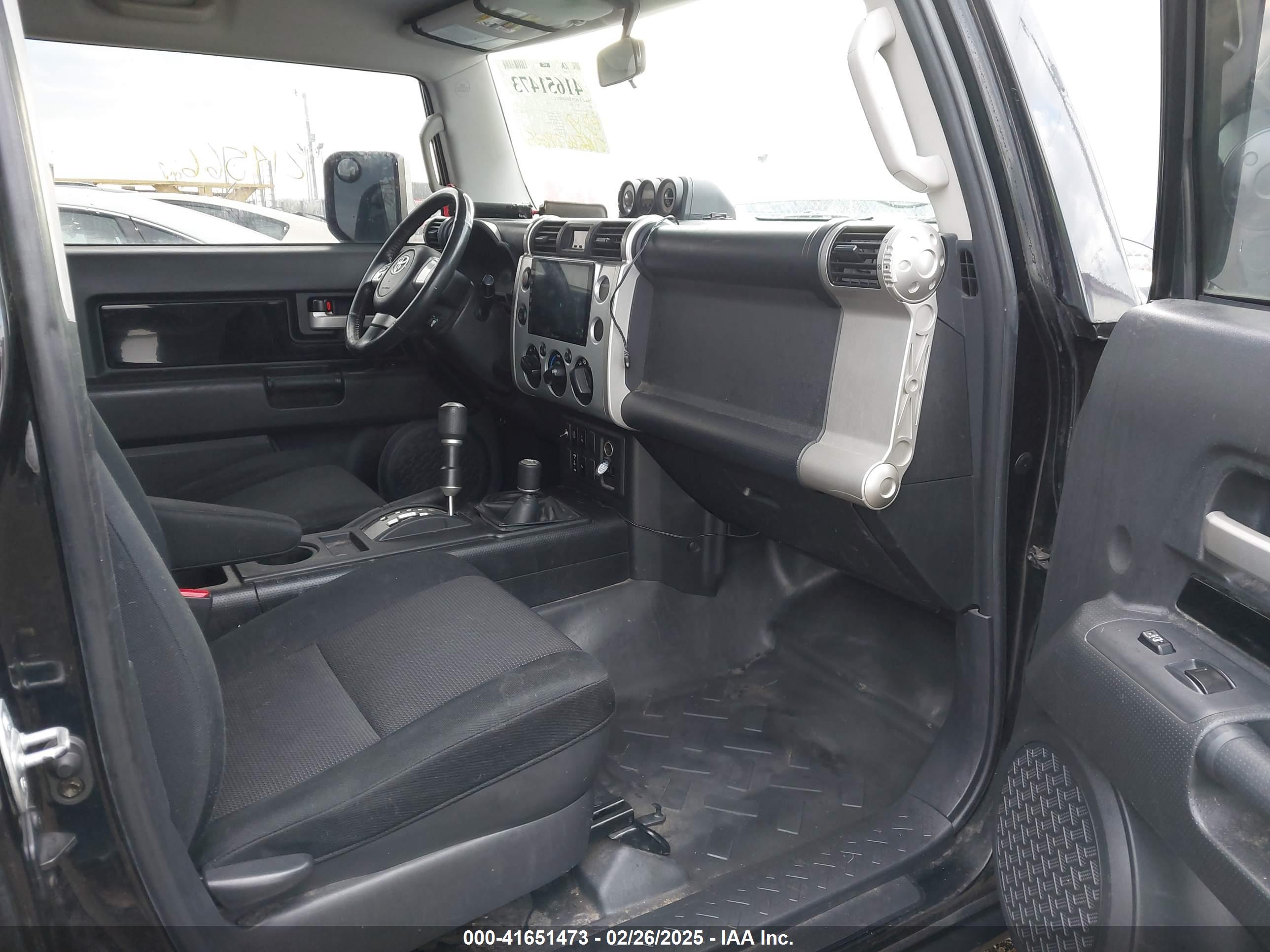 TOYOTA FJ image 5