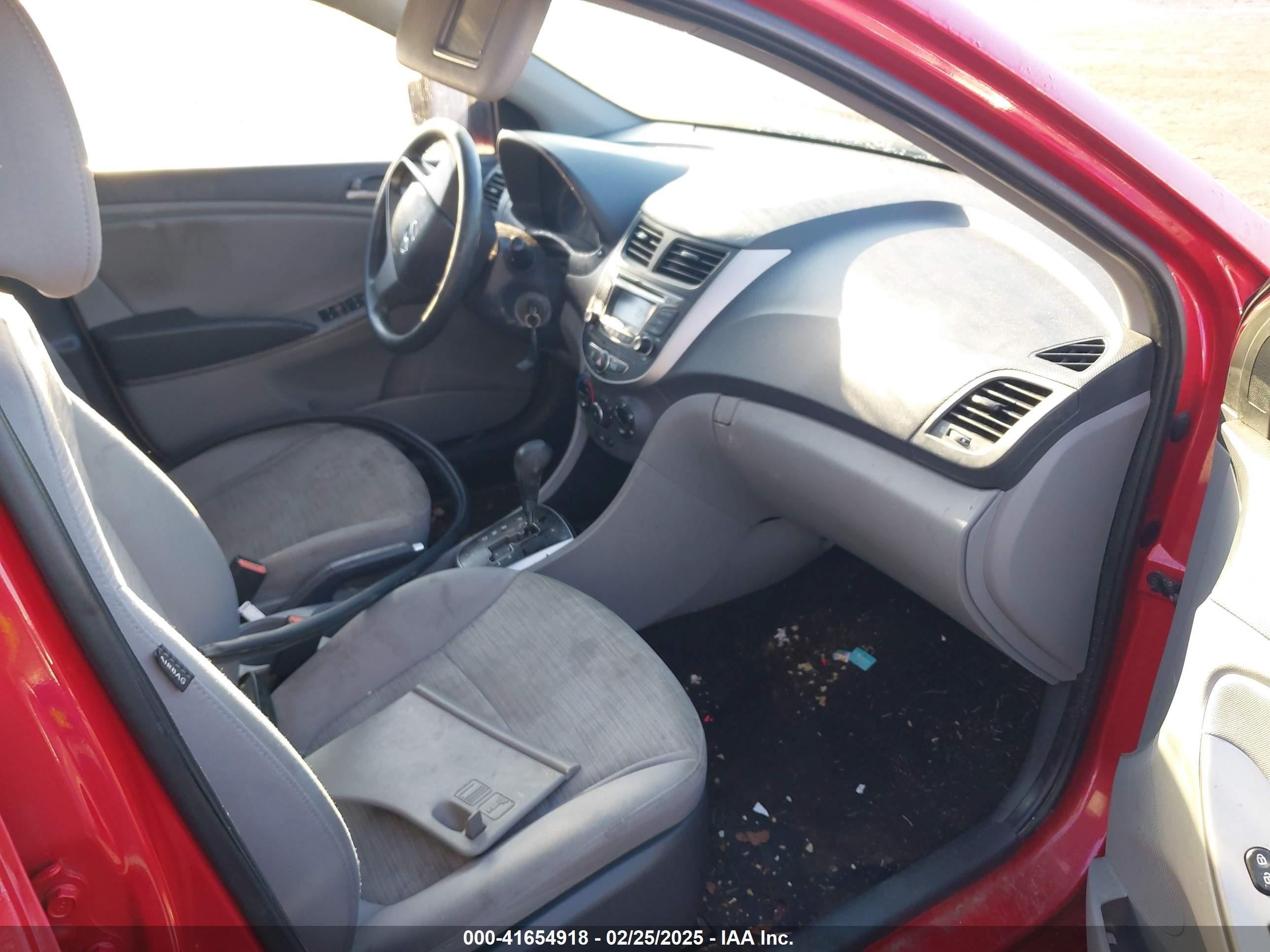 HYUNDAI ACCENT image 5