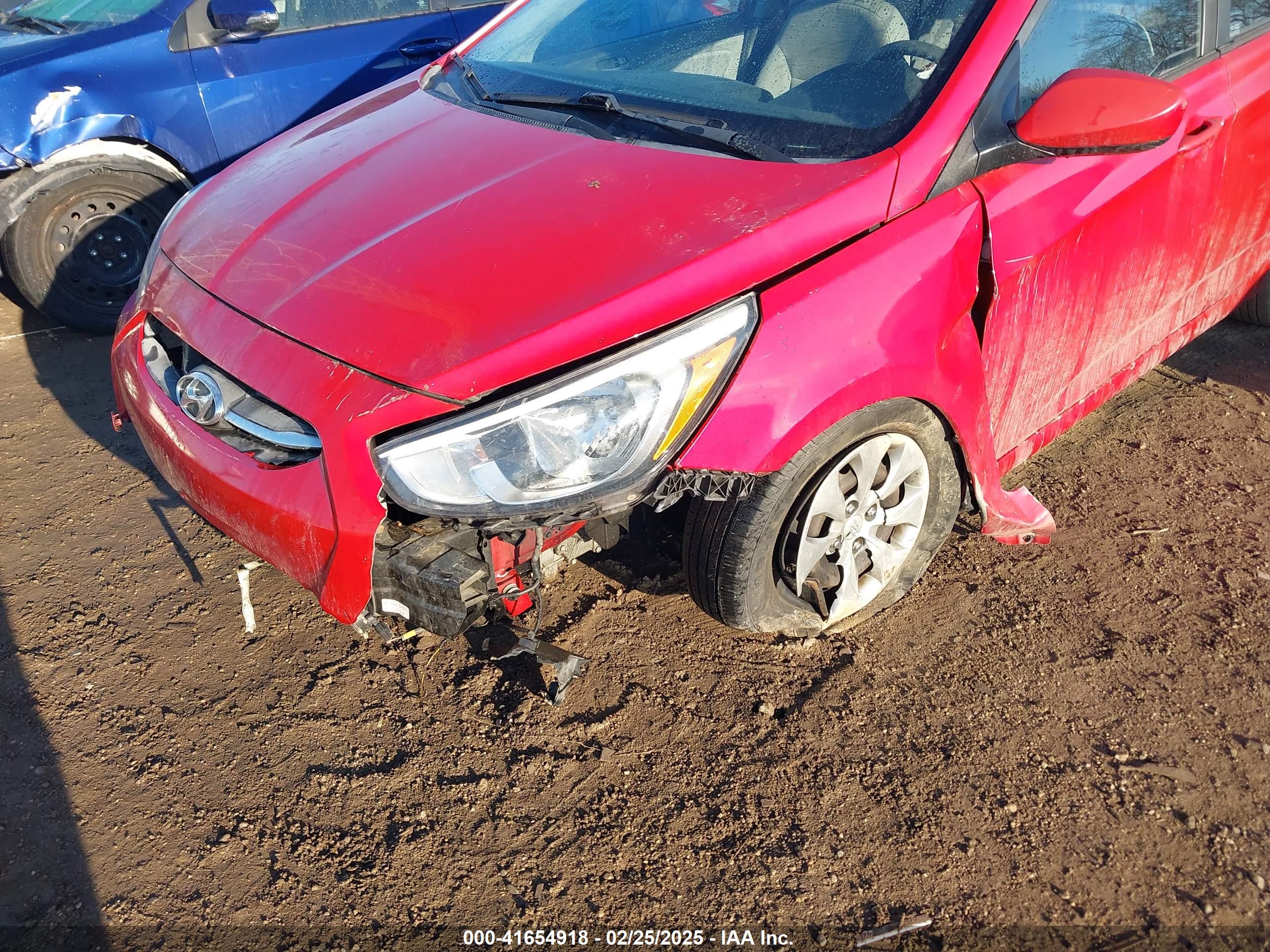 HYUNDAI ACCENT image 6