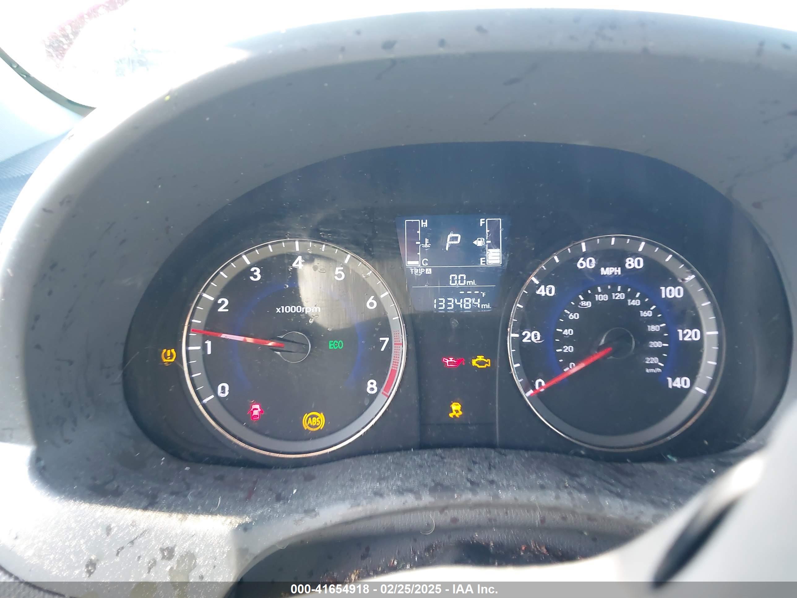 HYUNDAI ACCENT image 7