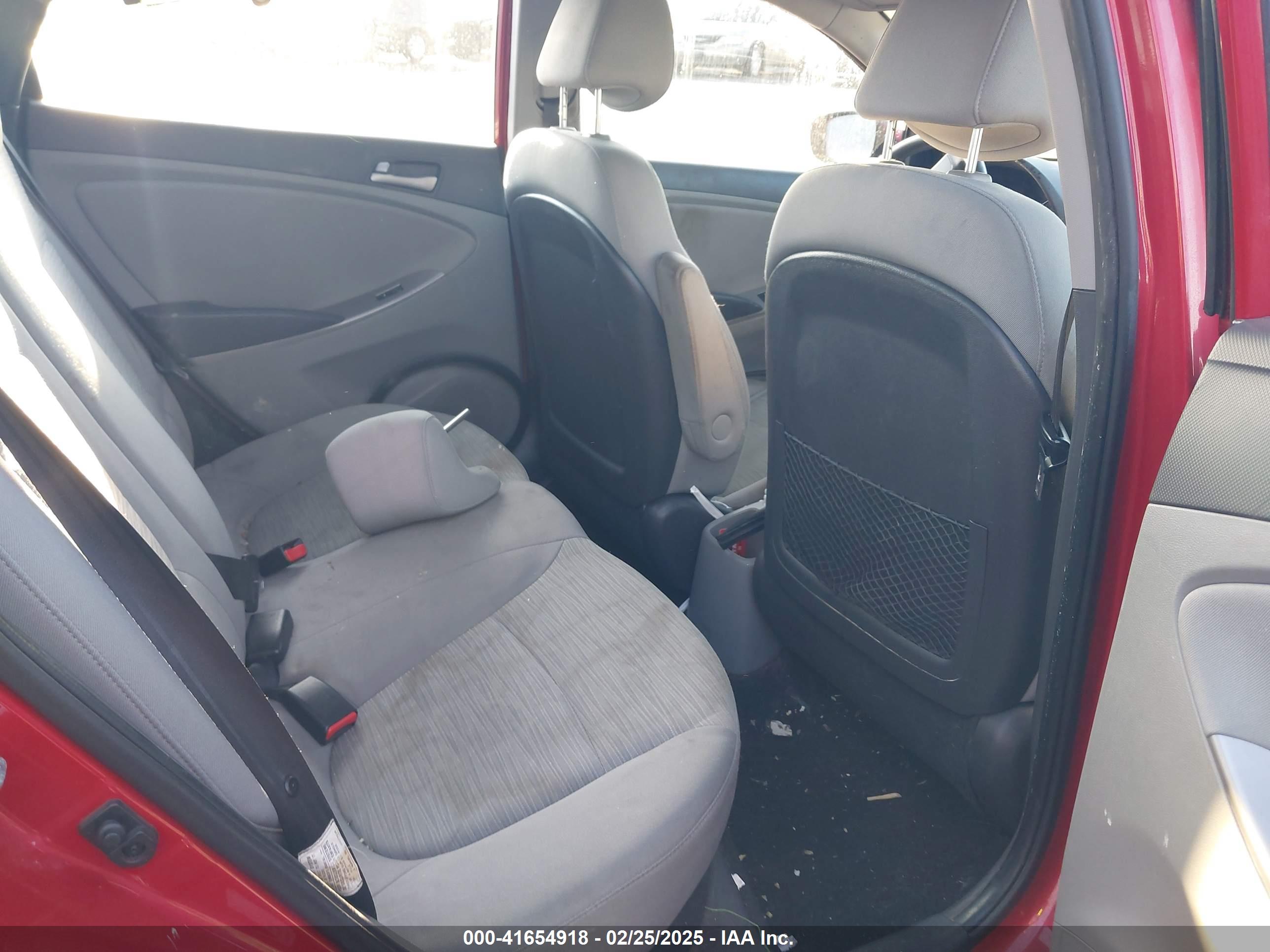 HYUNDAI ACCENT image 8