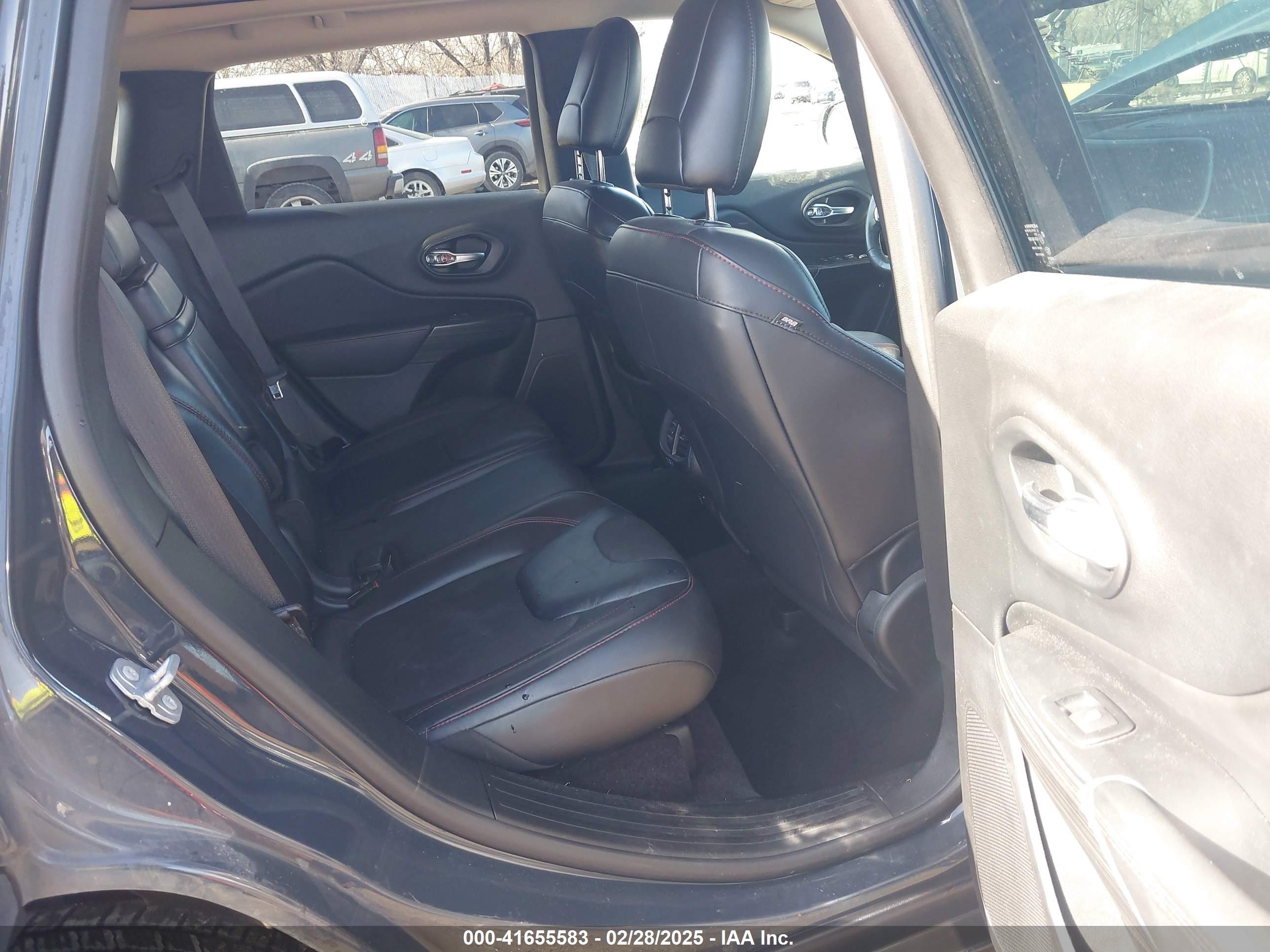 JEEP CHEROKEE image 8