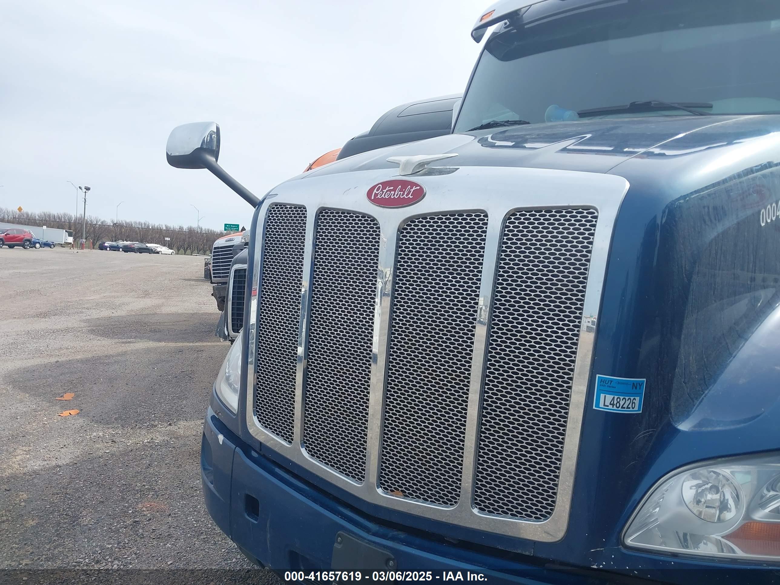 PETERBILT 579 image 10