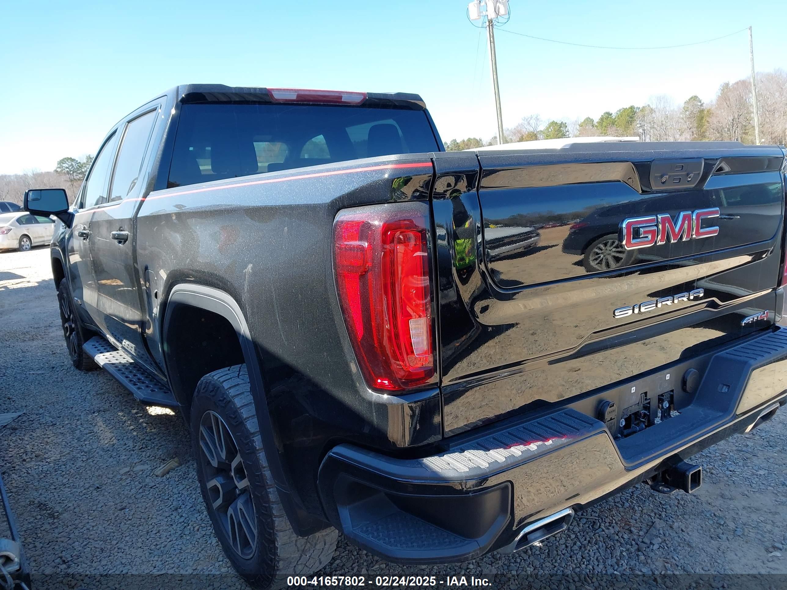 GMC SIERRA image 3