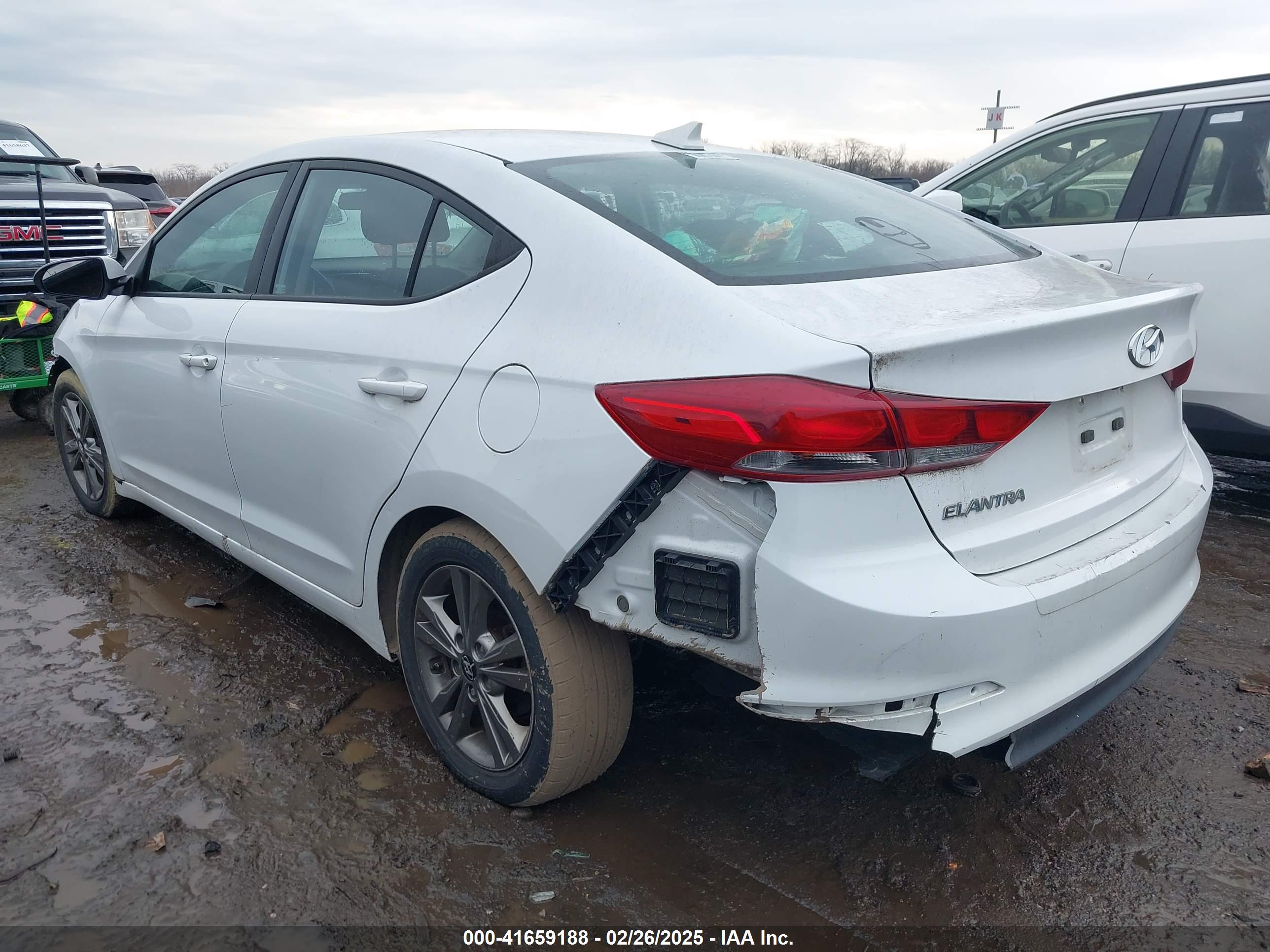 HYUNDAI ELANTRA image 3
