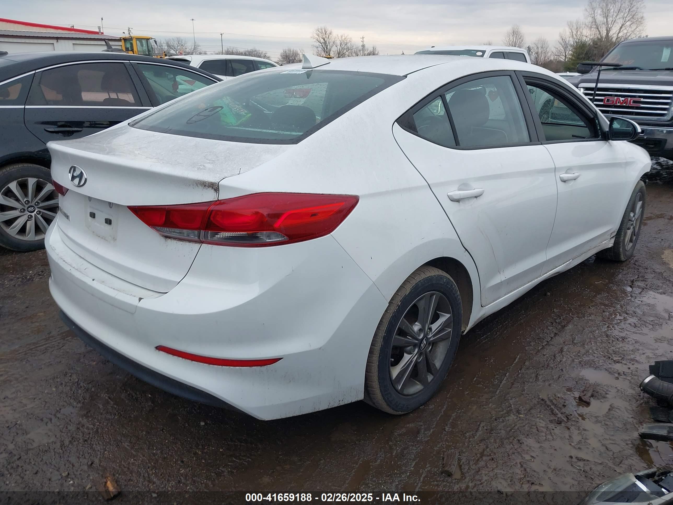 HYUNDAI ELANTRA image 4