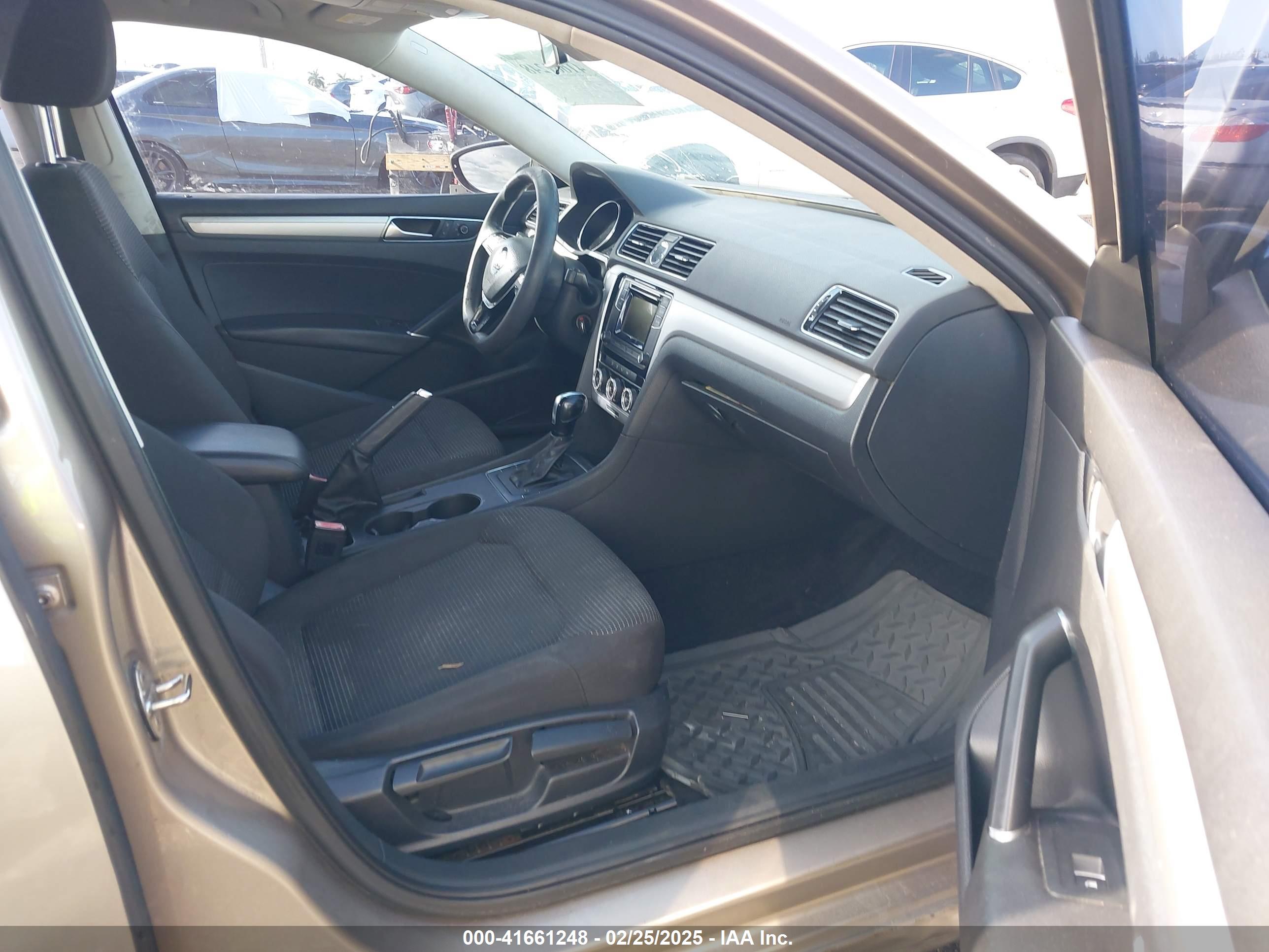 VOLKSWAGEN PASSAT image 5