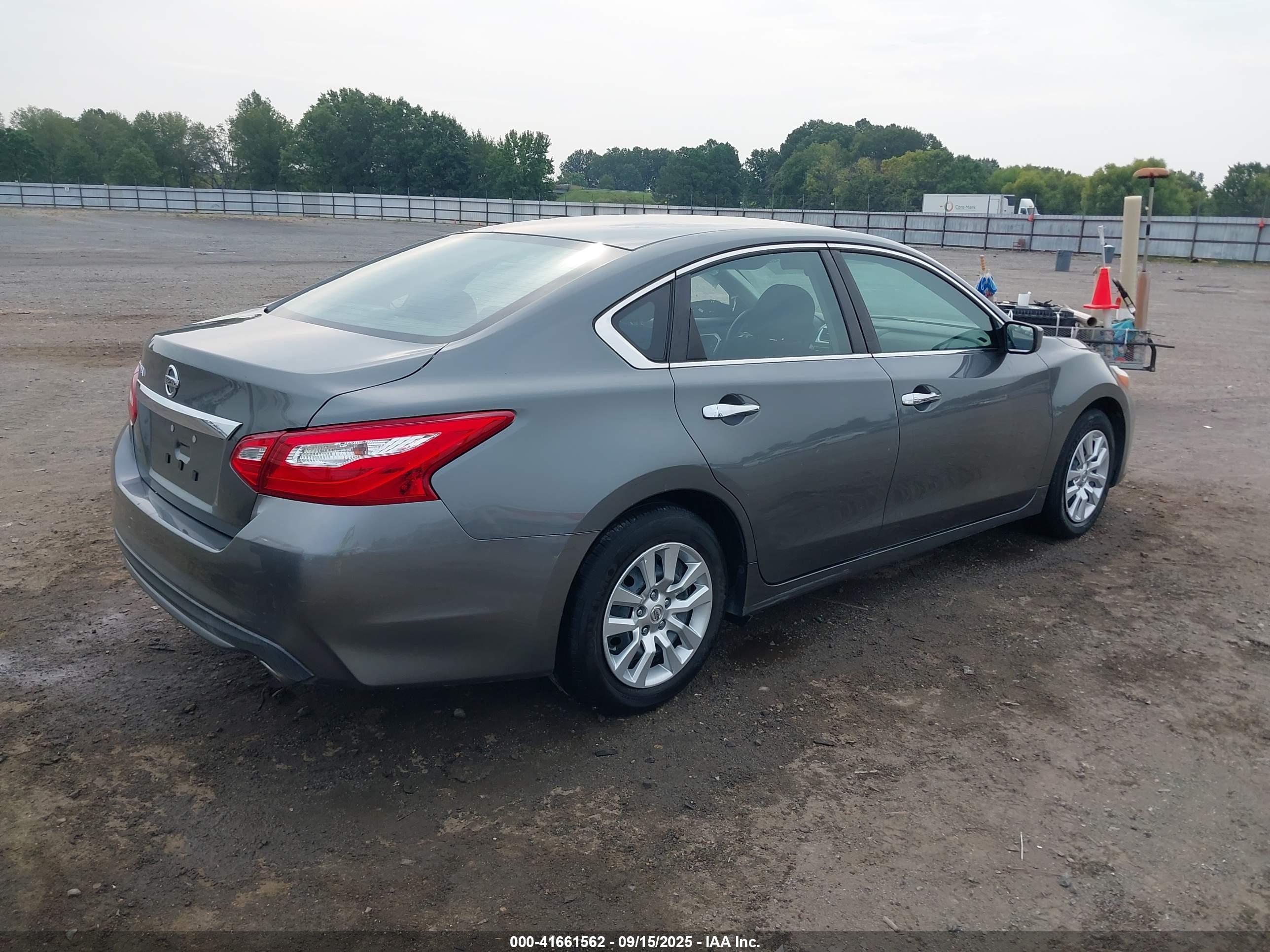 NISSAN ALTIMA image 4