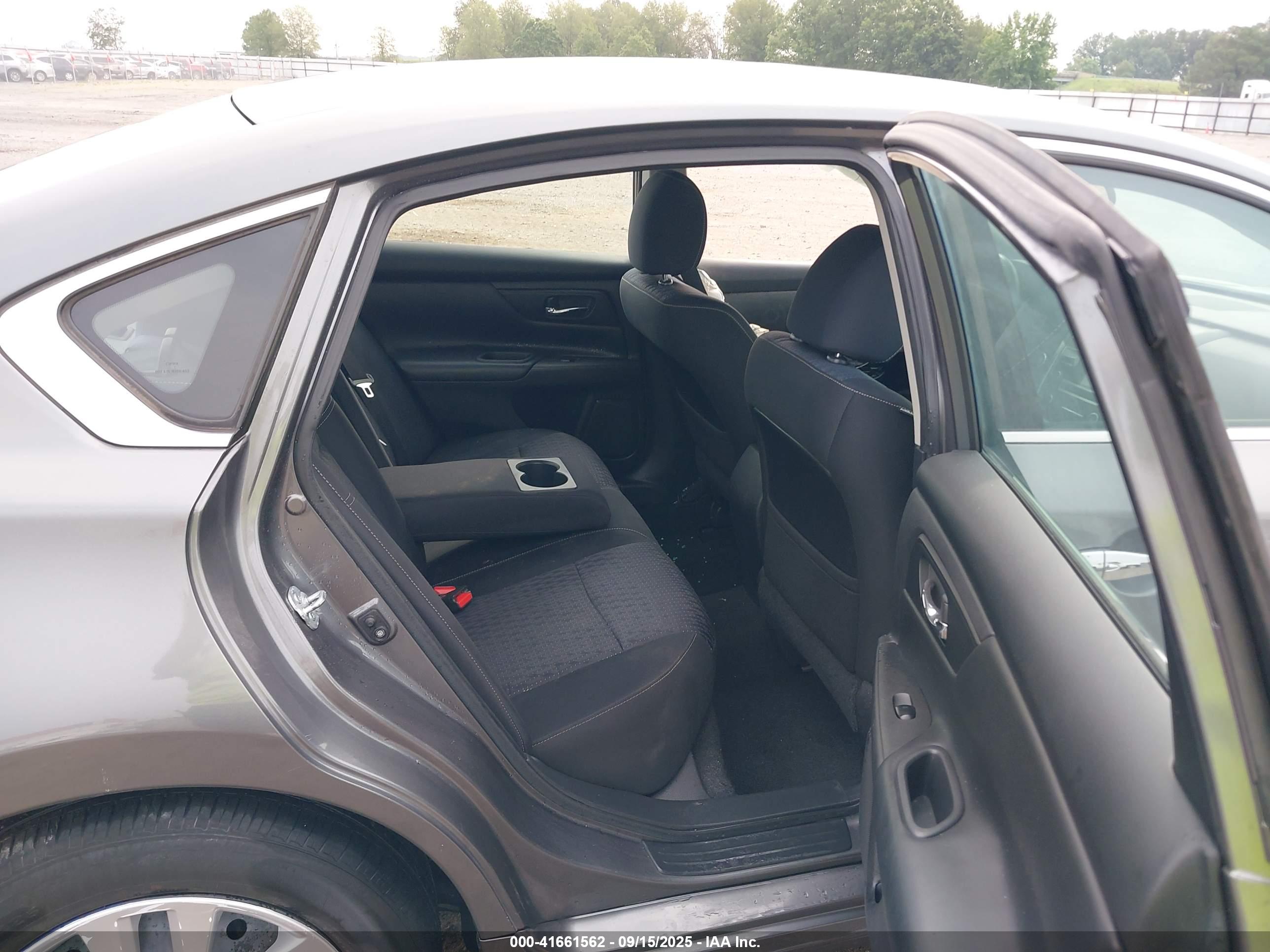 NISSAN ALTIMA image 8