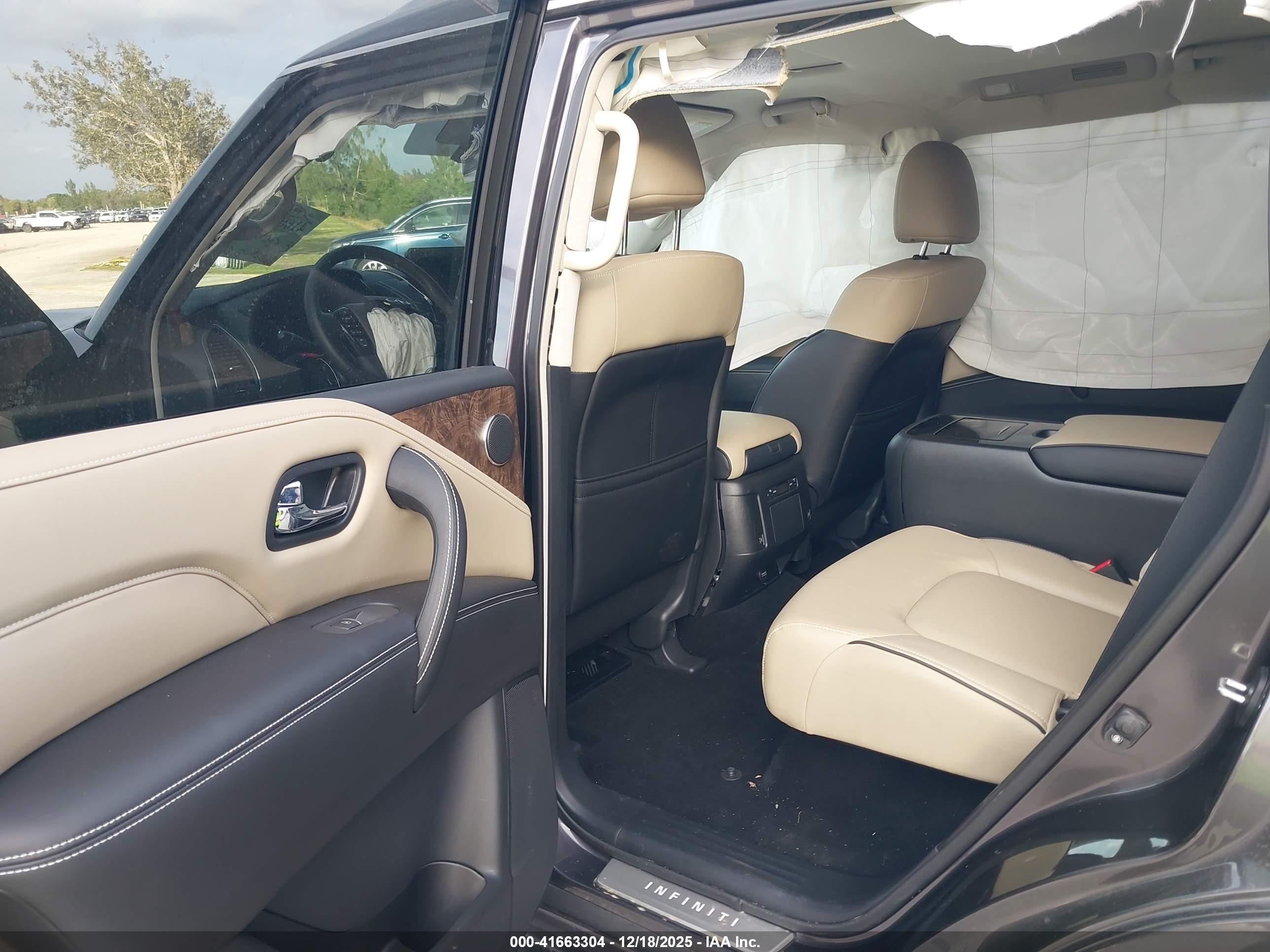 INFINITI QX80 image 8