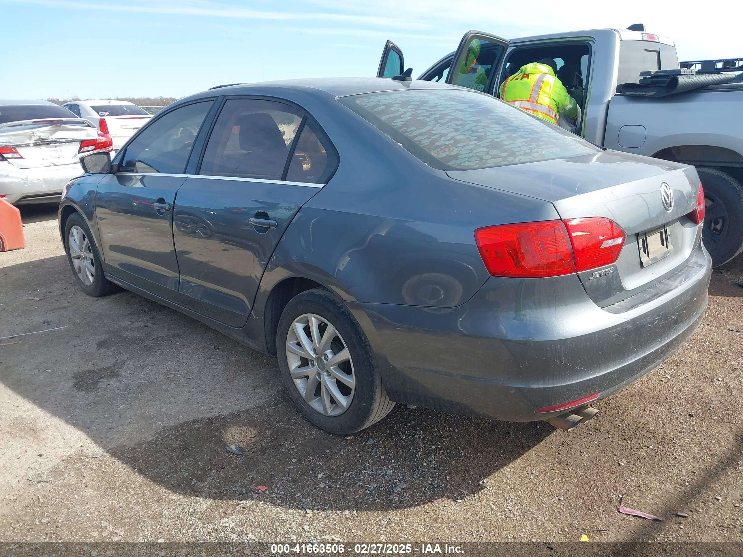 VOLKSWAGEN JETTA image 3