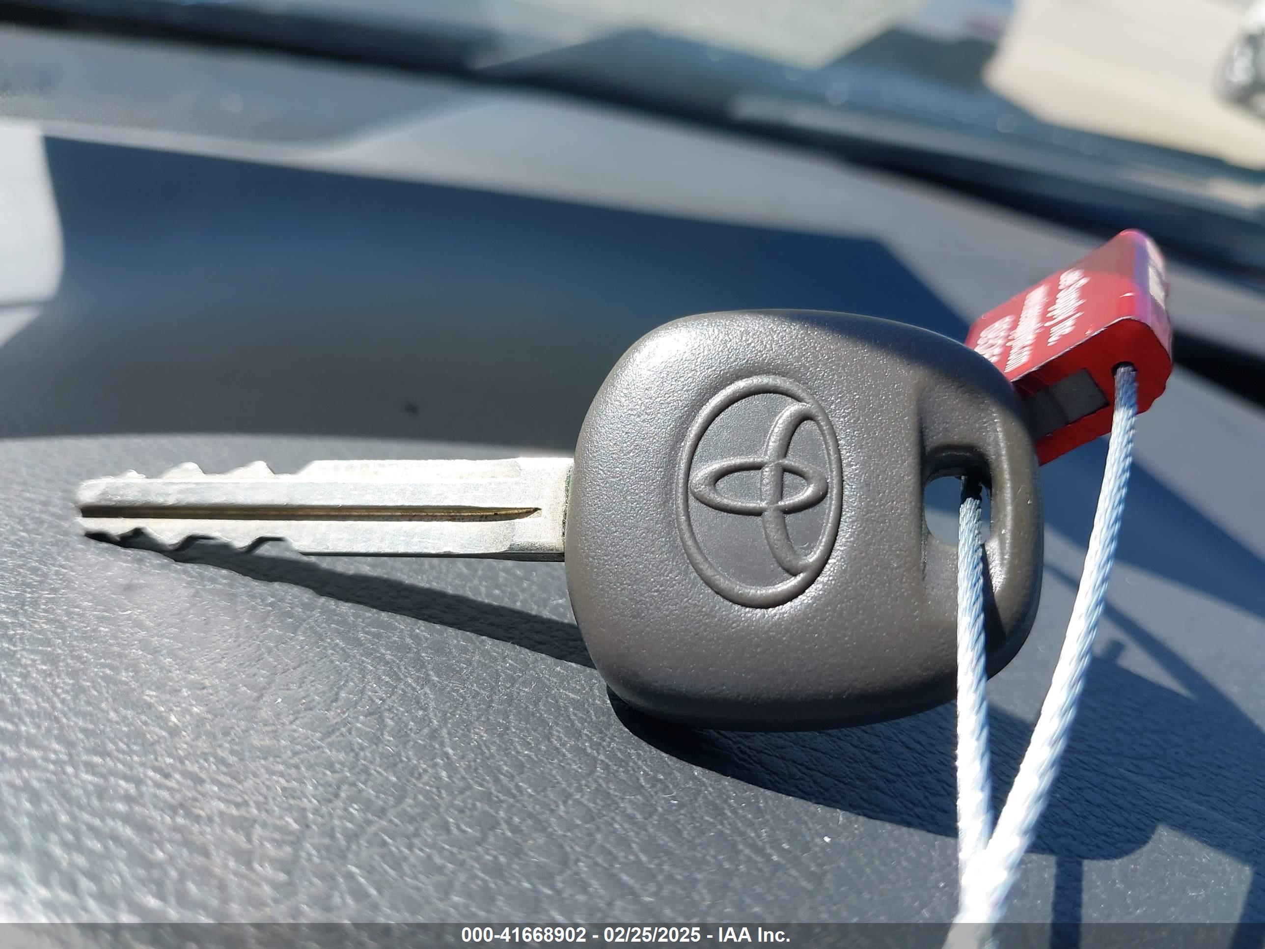 TOYOTA CAMRY image 11