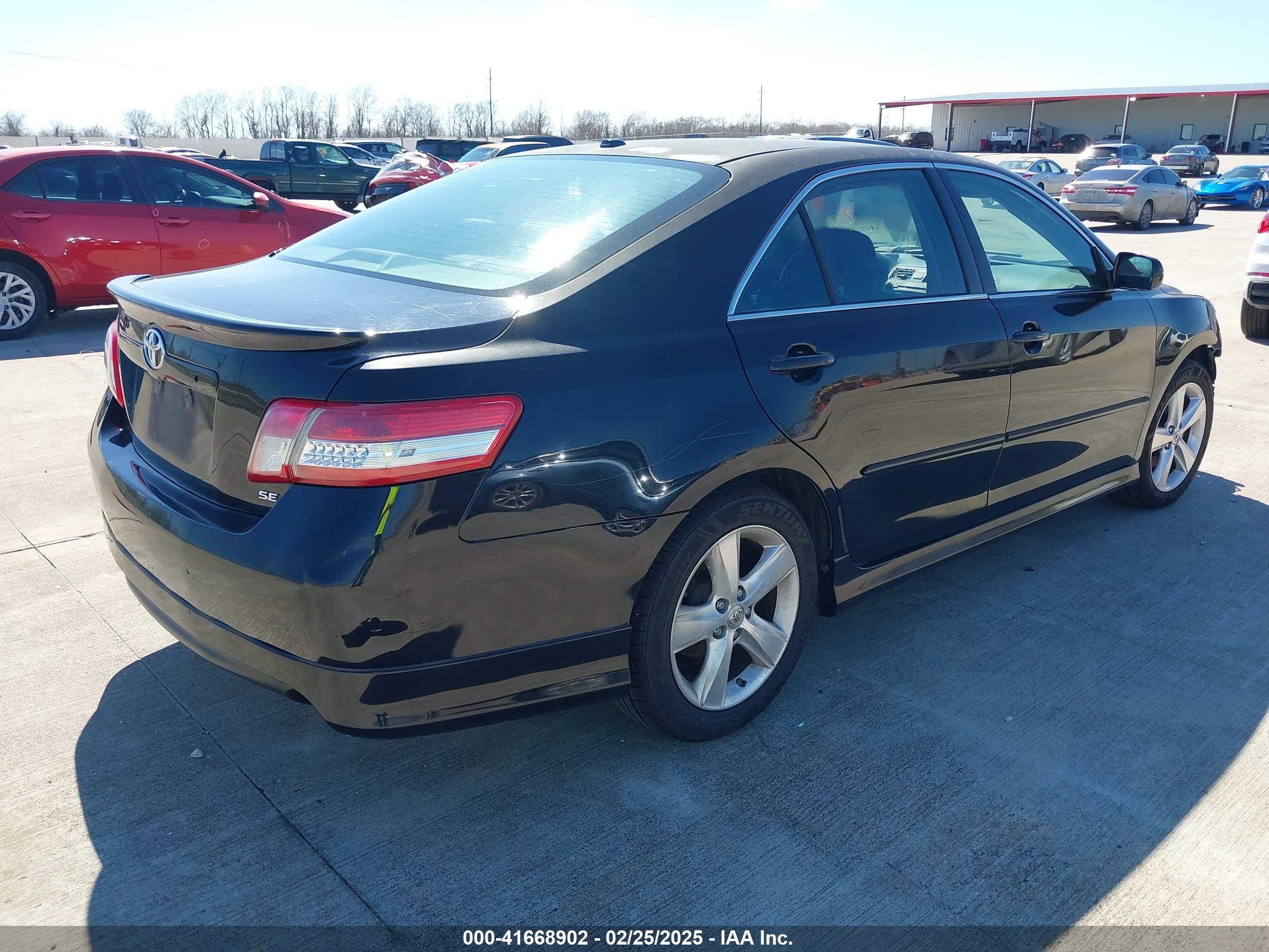 TOYOTA CAMRY image 4