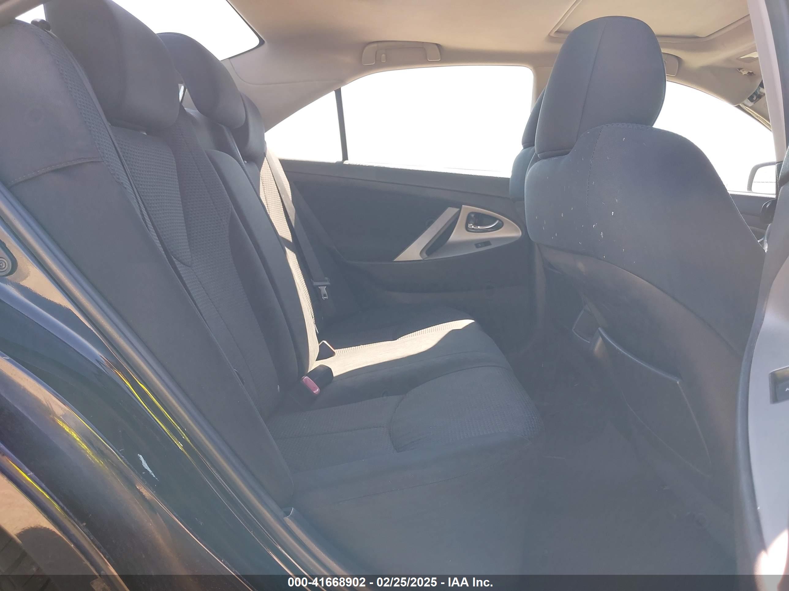 TOYOTA CAMRY image 8