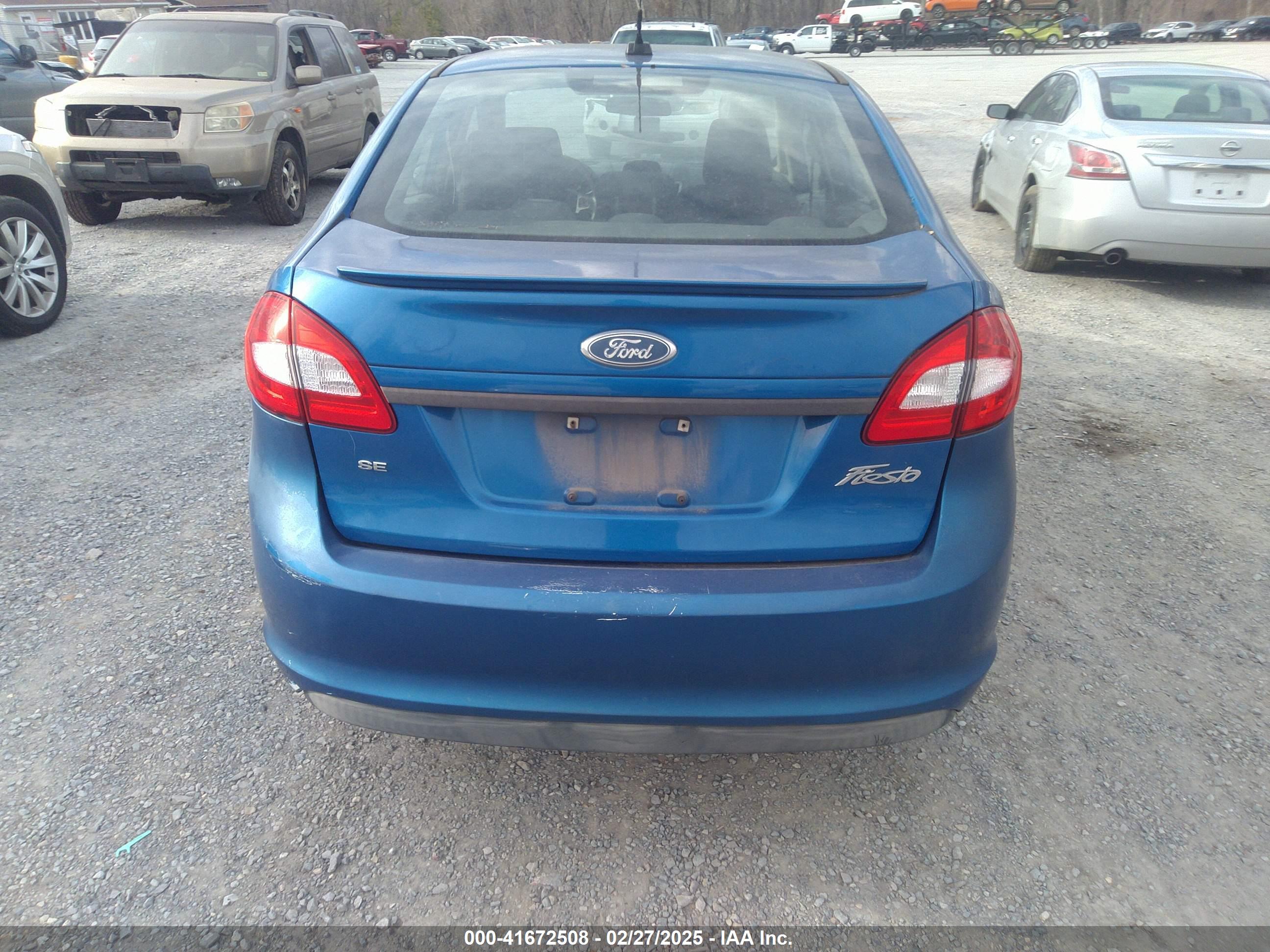 FORD FIESTA image 6