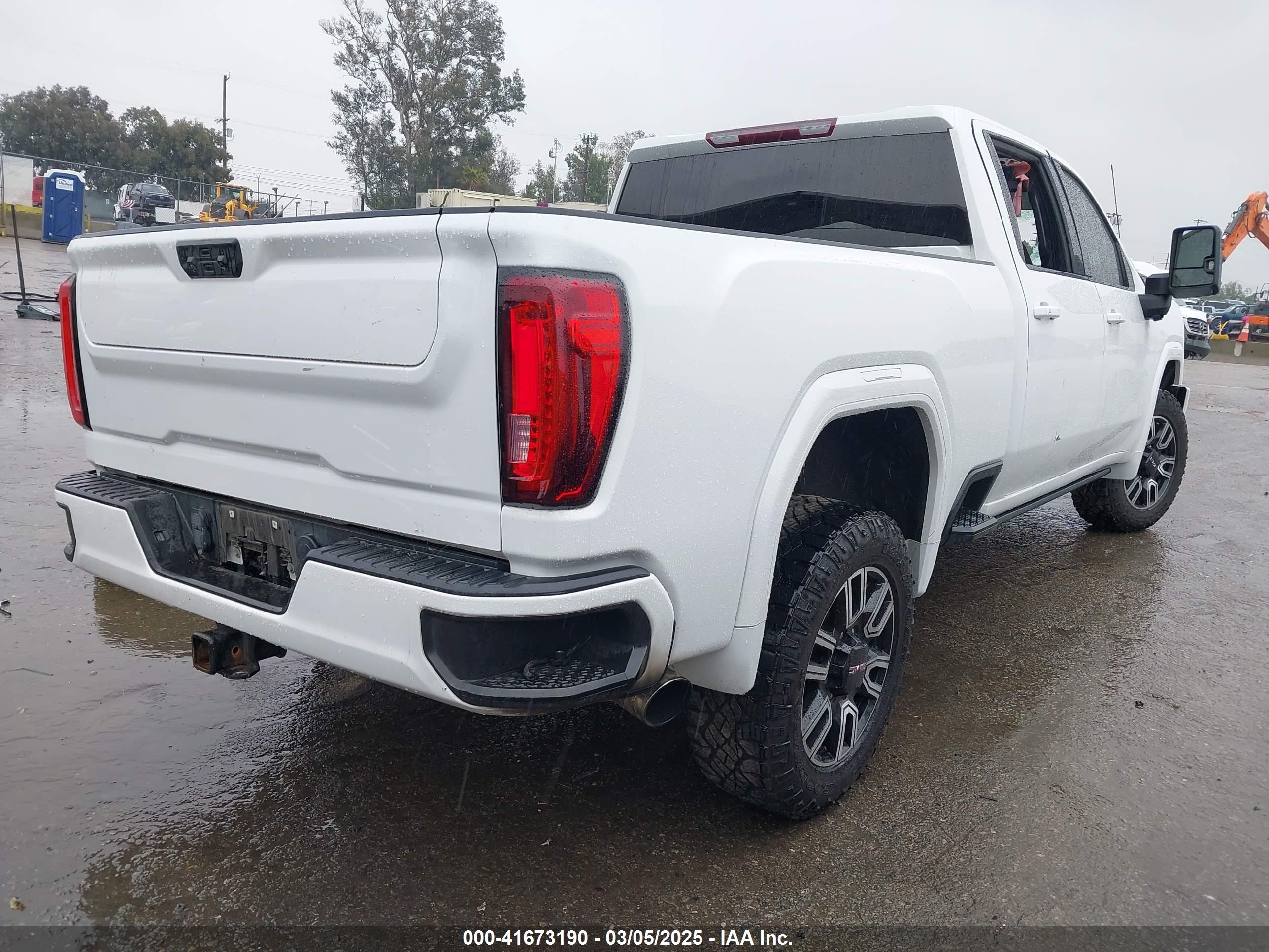 GMC SIERRA image 4