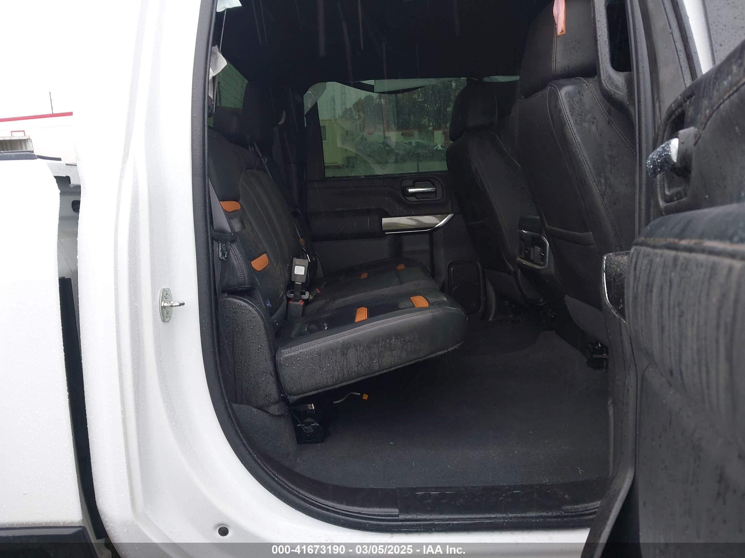GMC SIERRA image 8