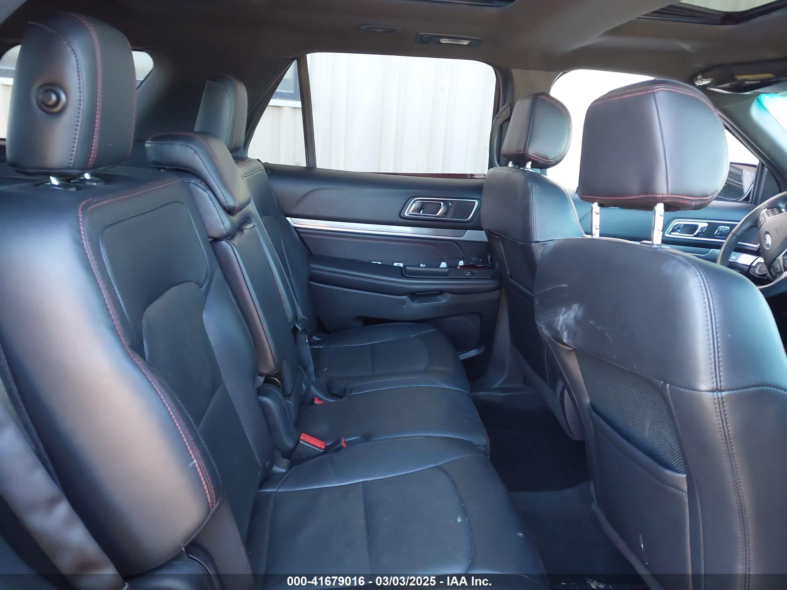 FORD EXPLORER image 8