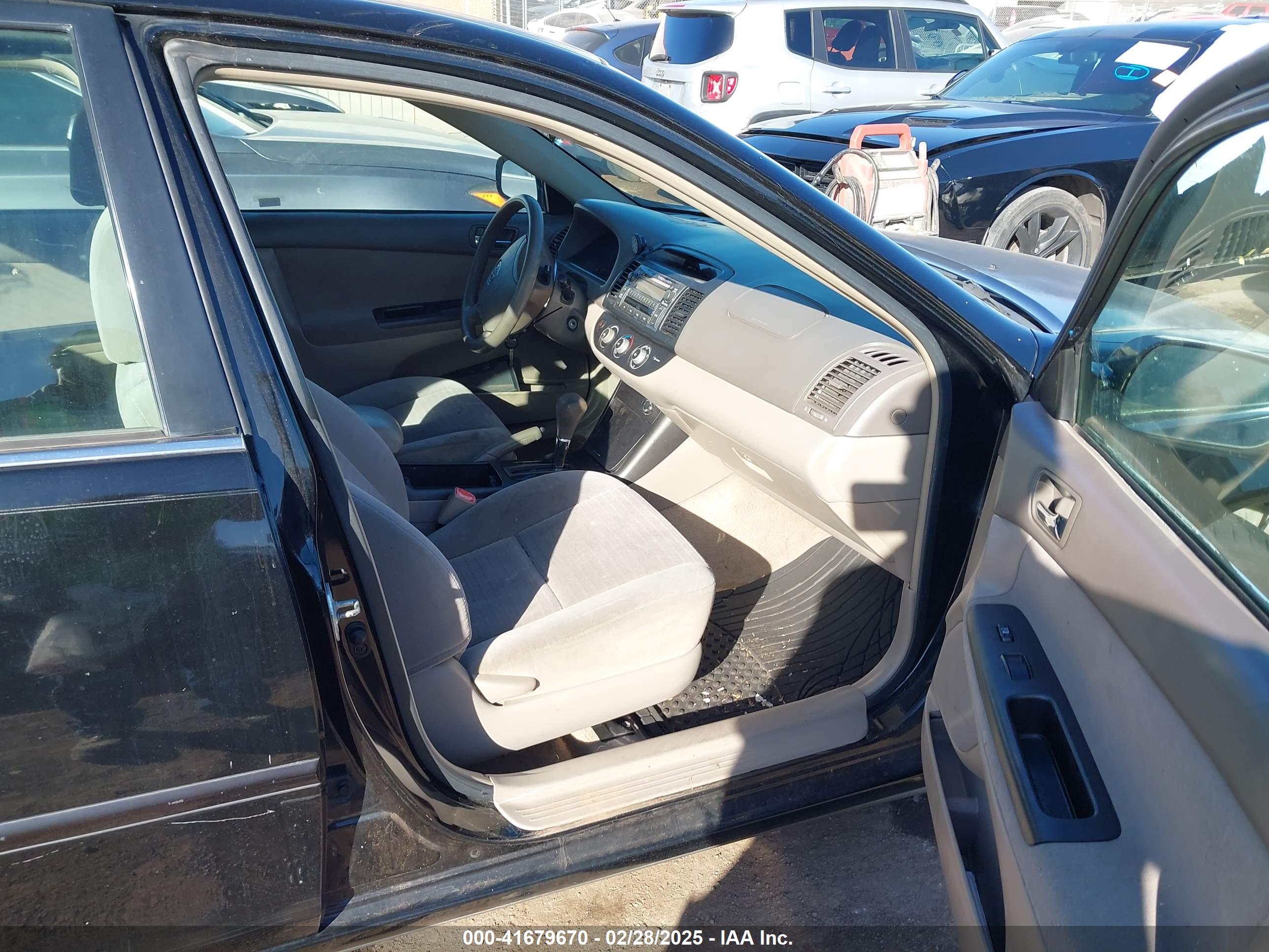 TOYOTA CAMRY image 5