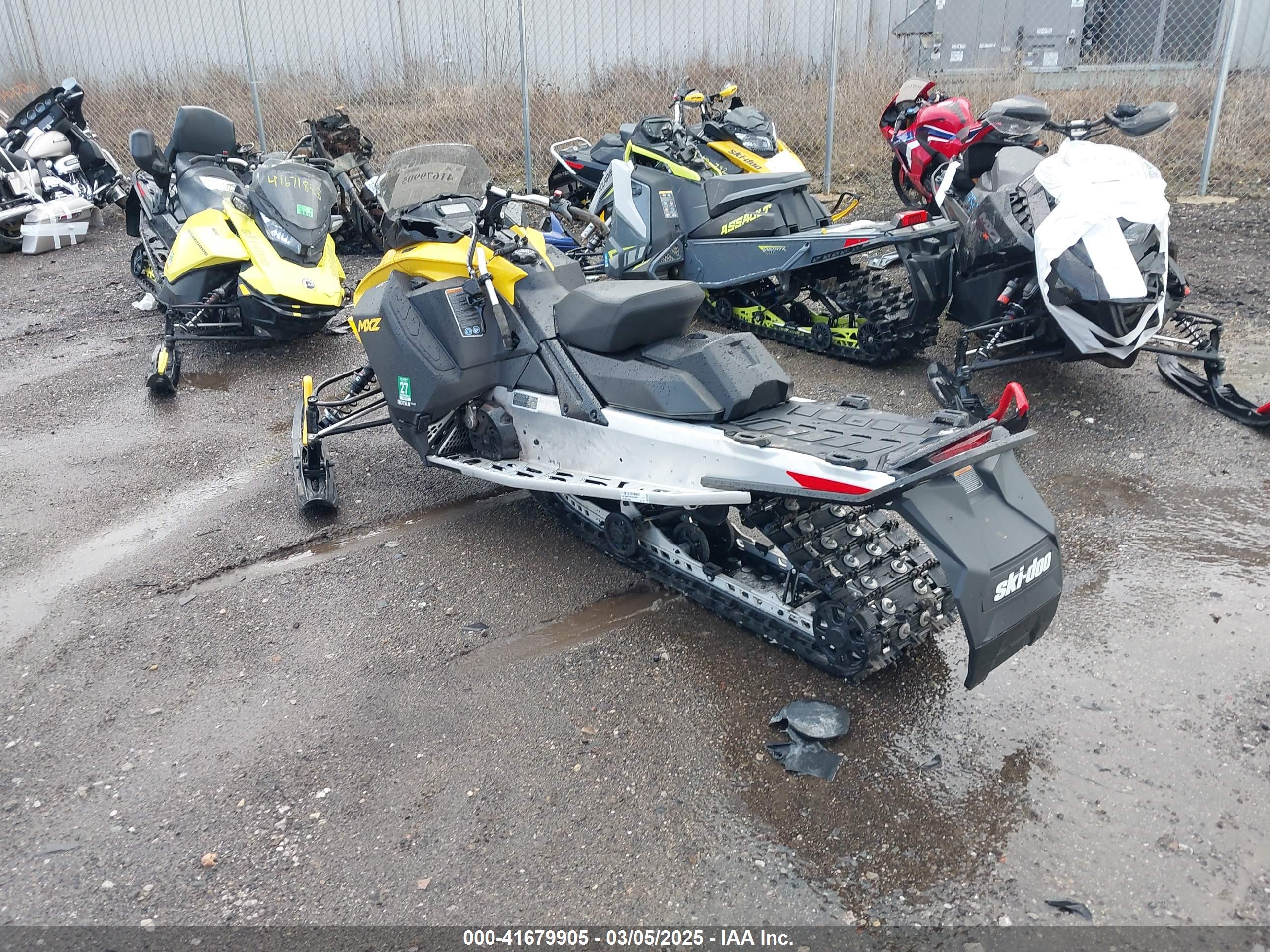 SKI DOO image 3