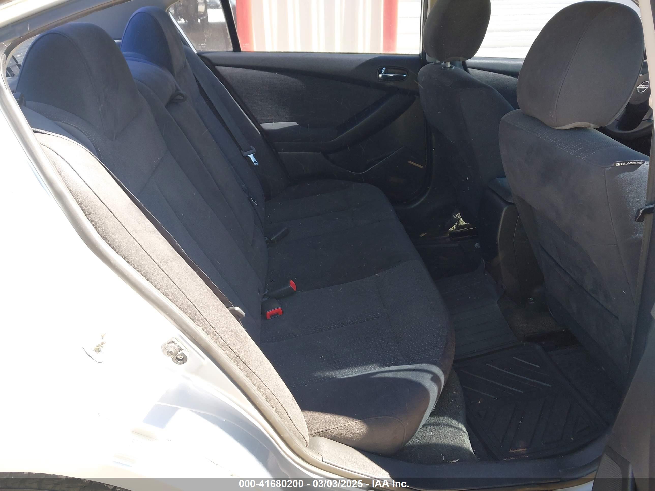 NISSAN ALTIMA image 8