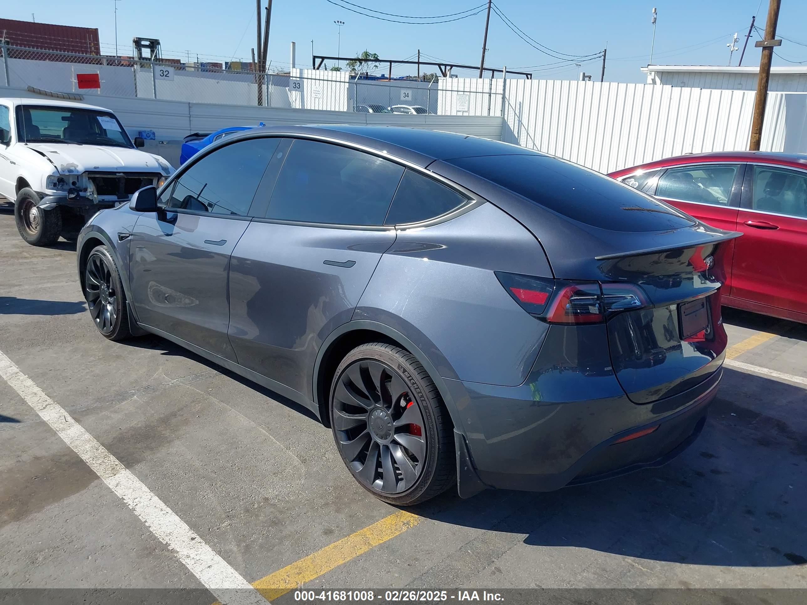 TESLA MODEL image 3