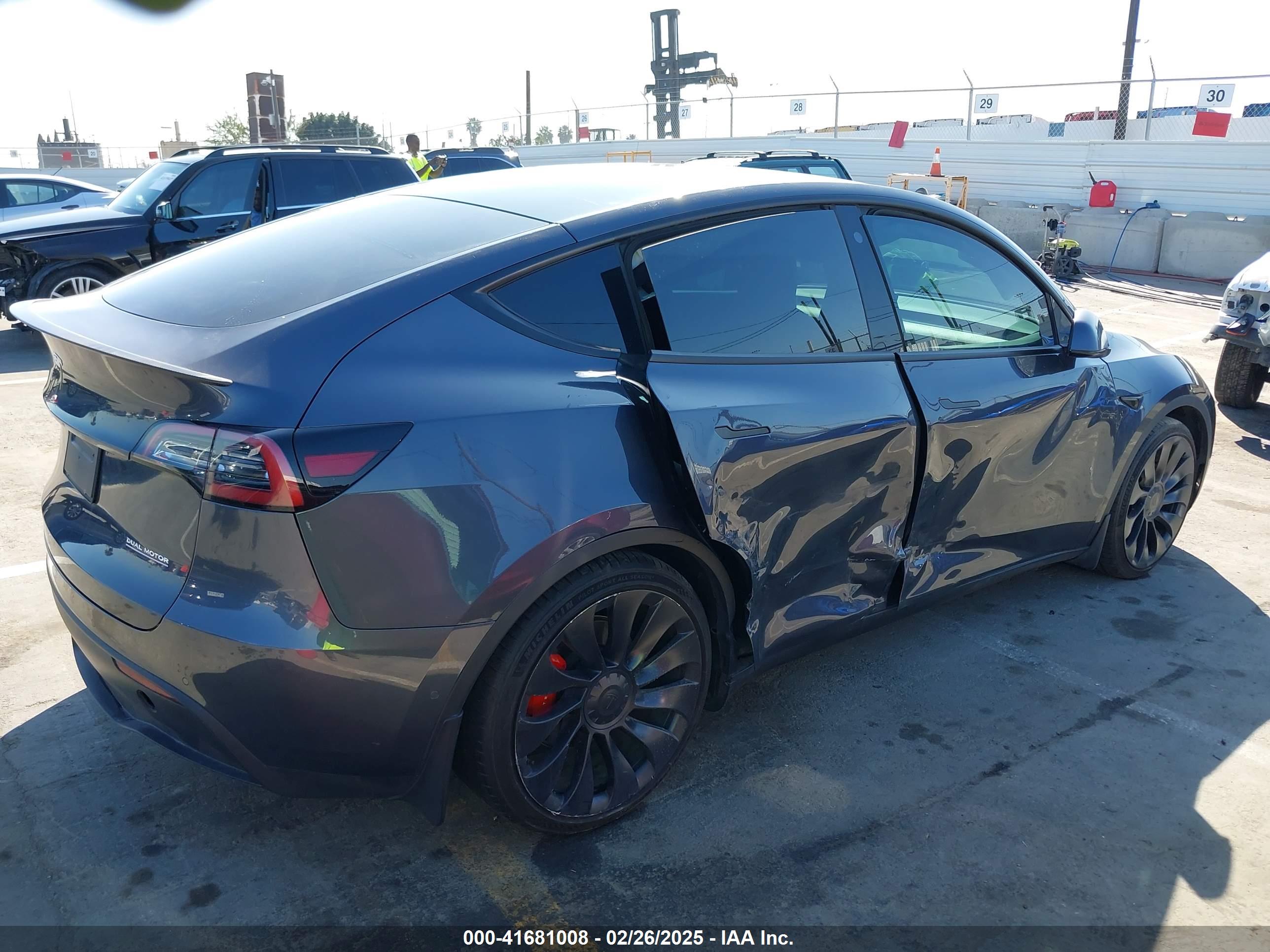 TESLA MODEL image 4