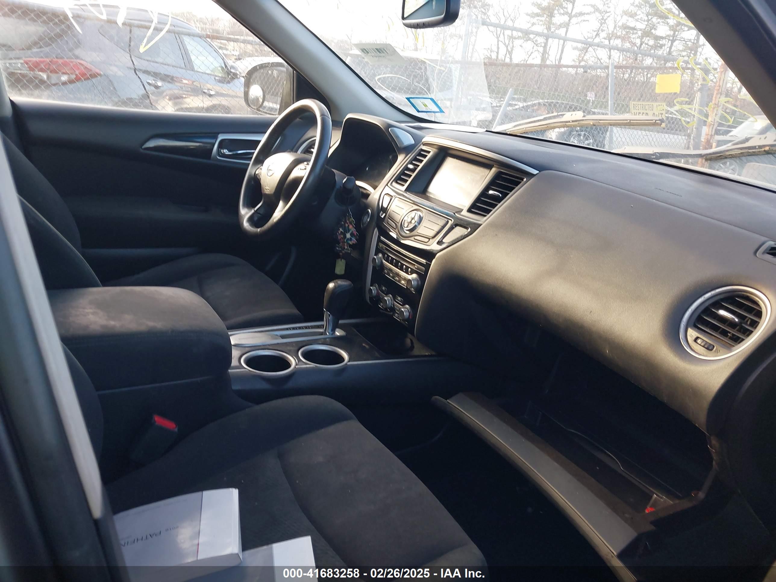 NISSAN PATHFINDER image 5