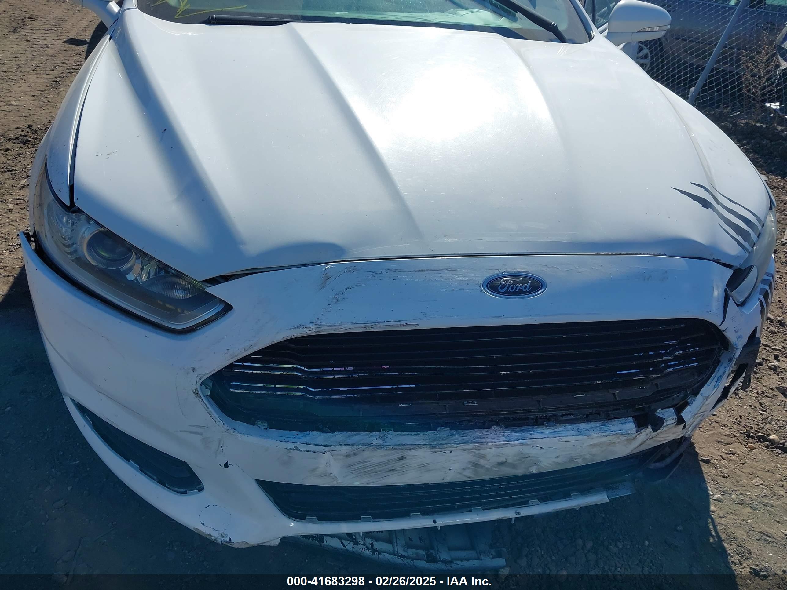 FORD FUSION image 10