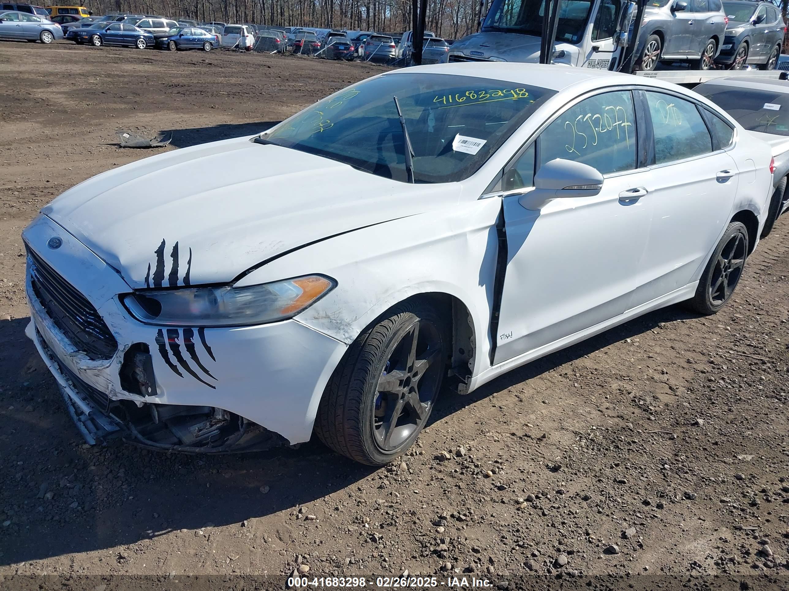 FORD FUSION image 2